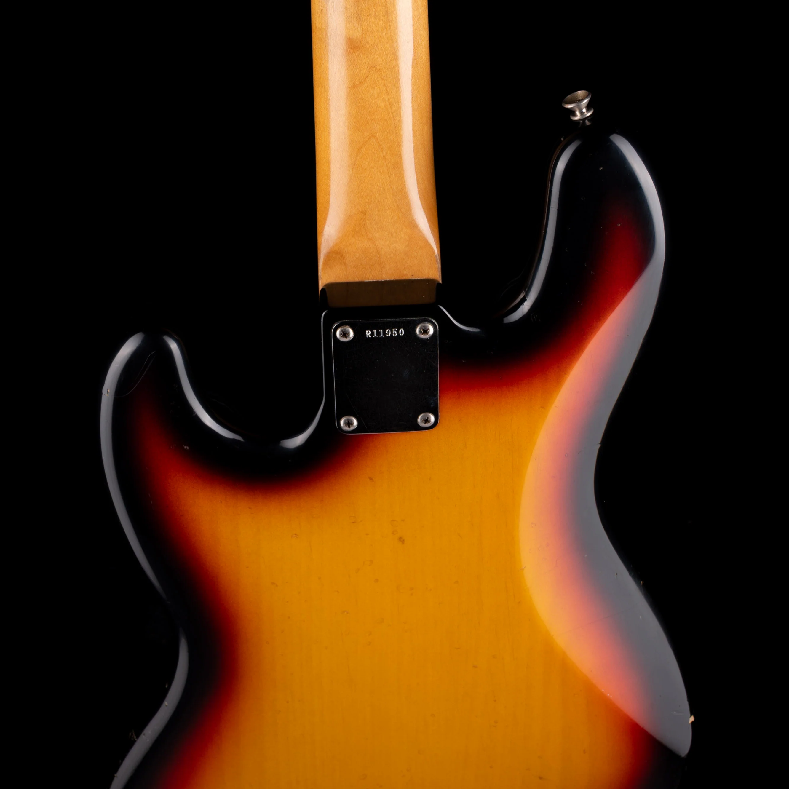 Pre Owned 2004 Fender Custom Shop 60's Jazz Bass Relic 3-Tone Sunburst With OHSC - Image 10