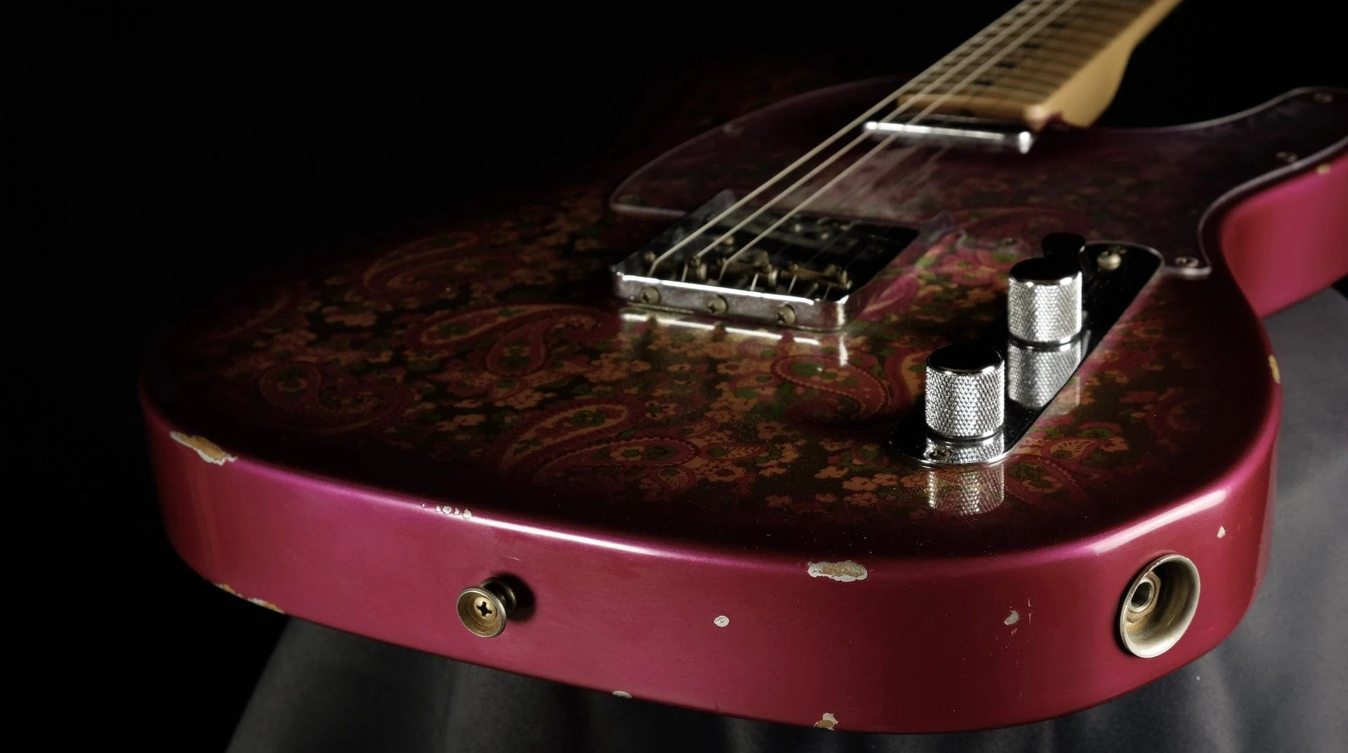 Pre-Owned 2004 Fender Custom Shop Relic '69 Pink Paisley Telecaster With OHSC - Image 8