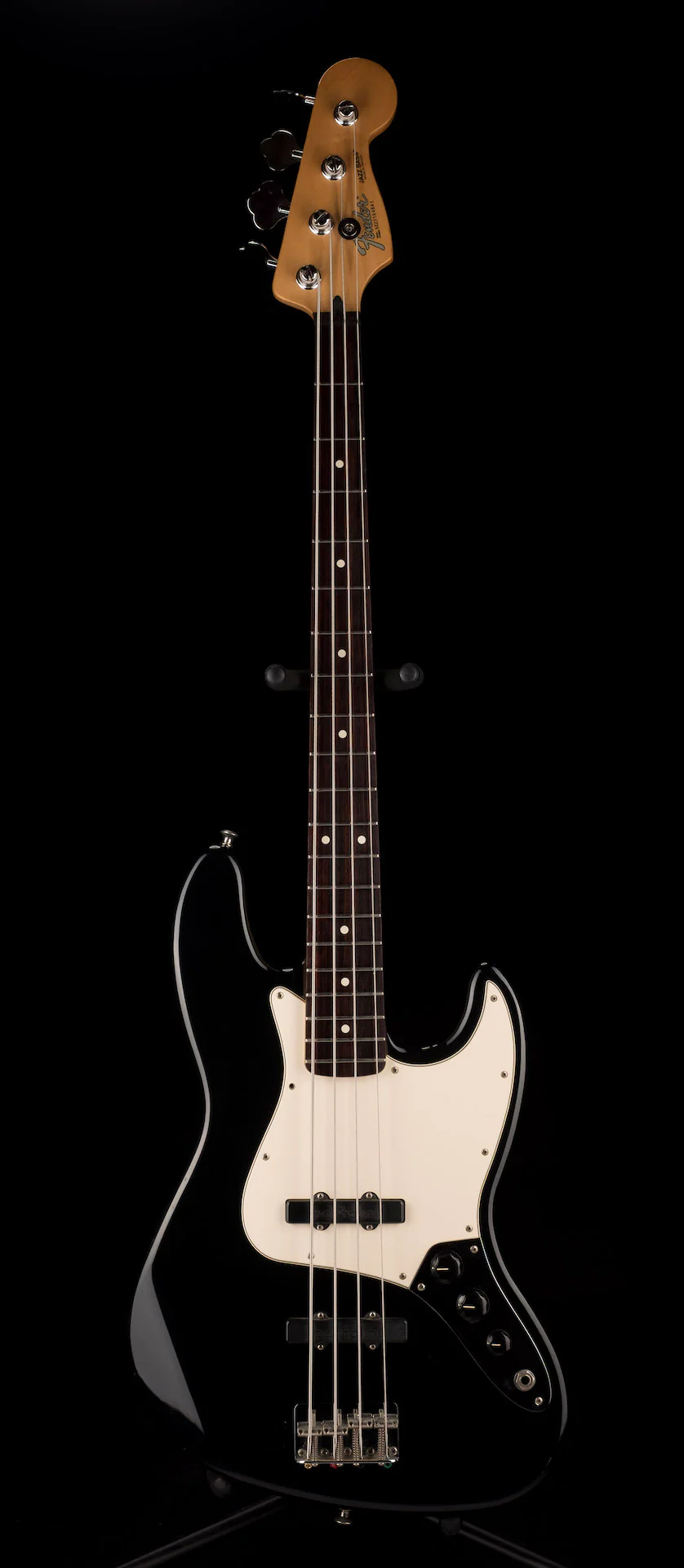 Pre Owned 2005 Fender Jazz Bass Standard Bartolini Noiseless Pickups Black With Gig Bag - Image 2