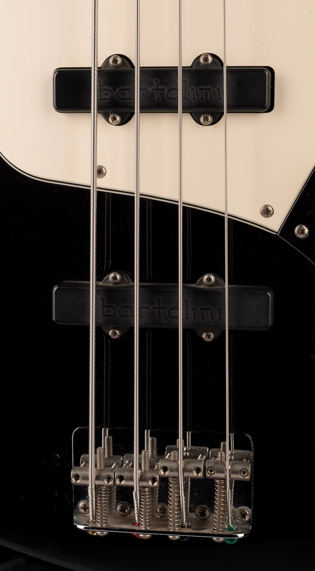Pre Owned 2005 Fender Jazz Bass Standard Bartolini Noiseless Pickups Black With Gig Bag - Image 7