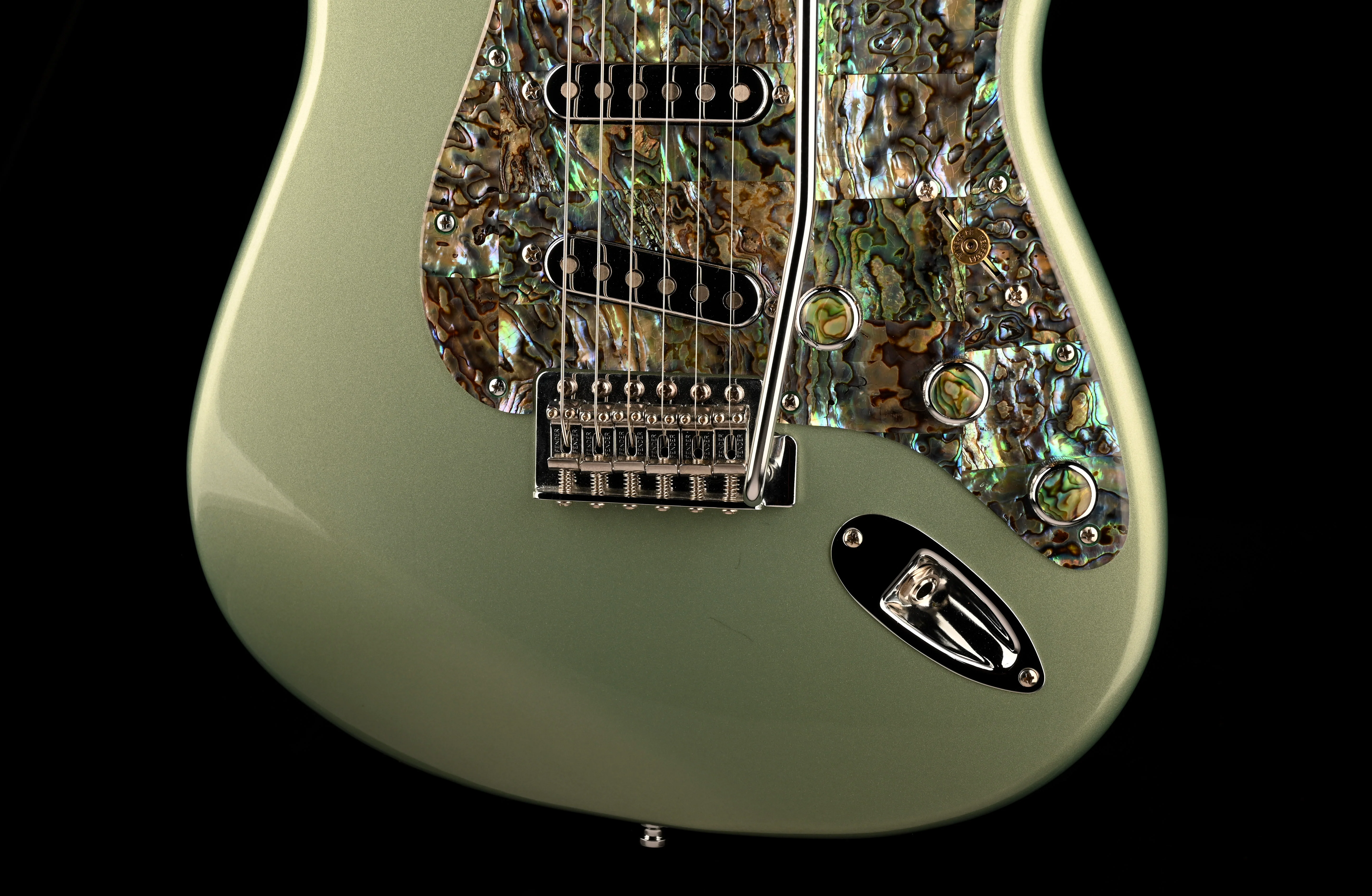 Pre Owned 2006 Fender Reverse Headstock Stratocaster Modified Metallic Green with Gig Bag - Image 5