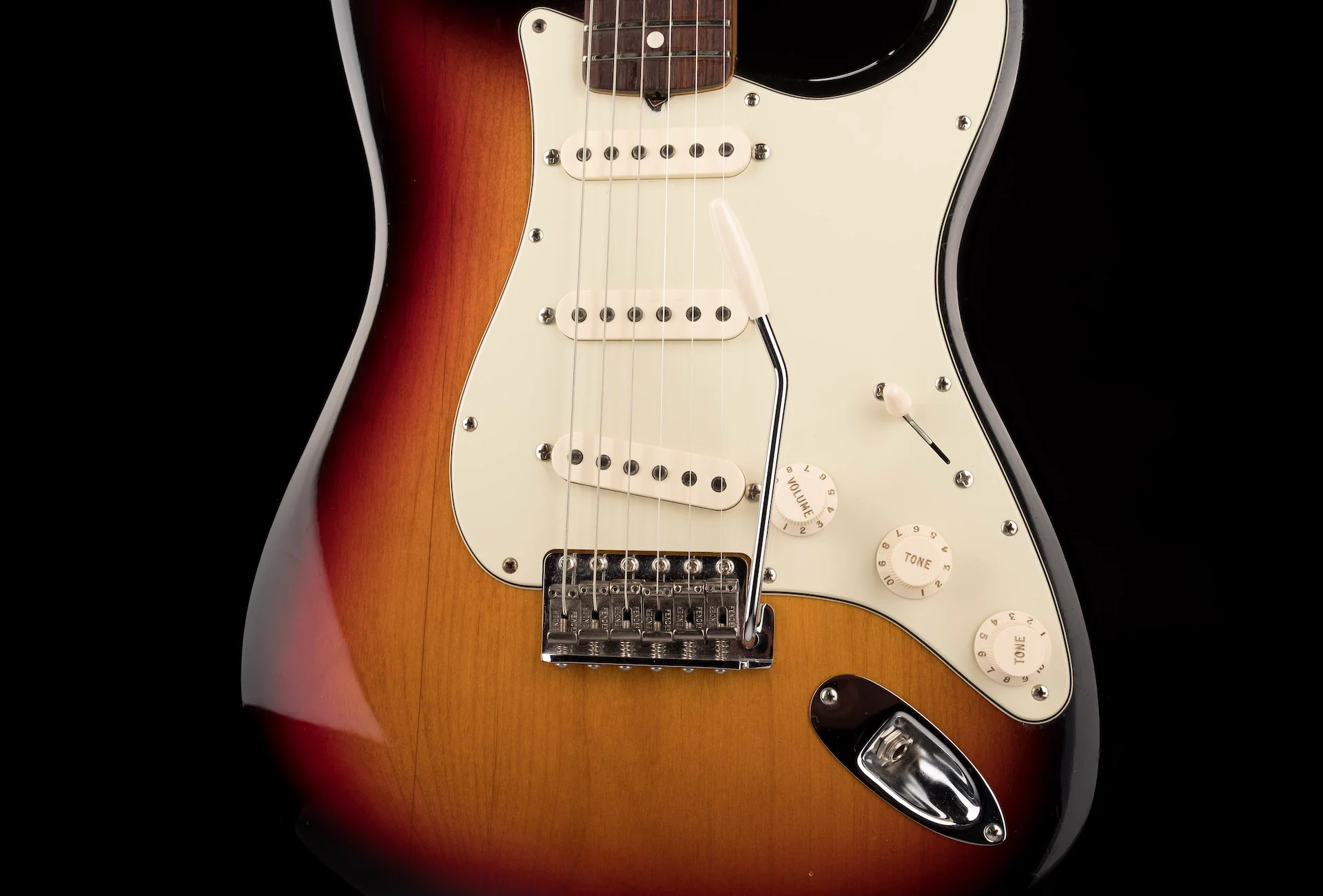 Pre Owned 2007 Fender '62 Hot Rod Reissue Stratocaster Sunburst With Arcane 61 Experience Pickups With OHSC - Image 6