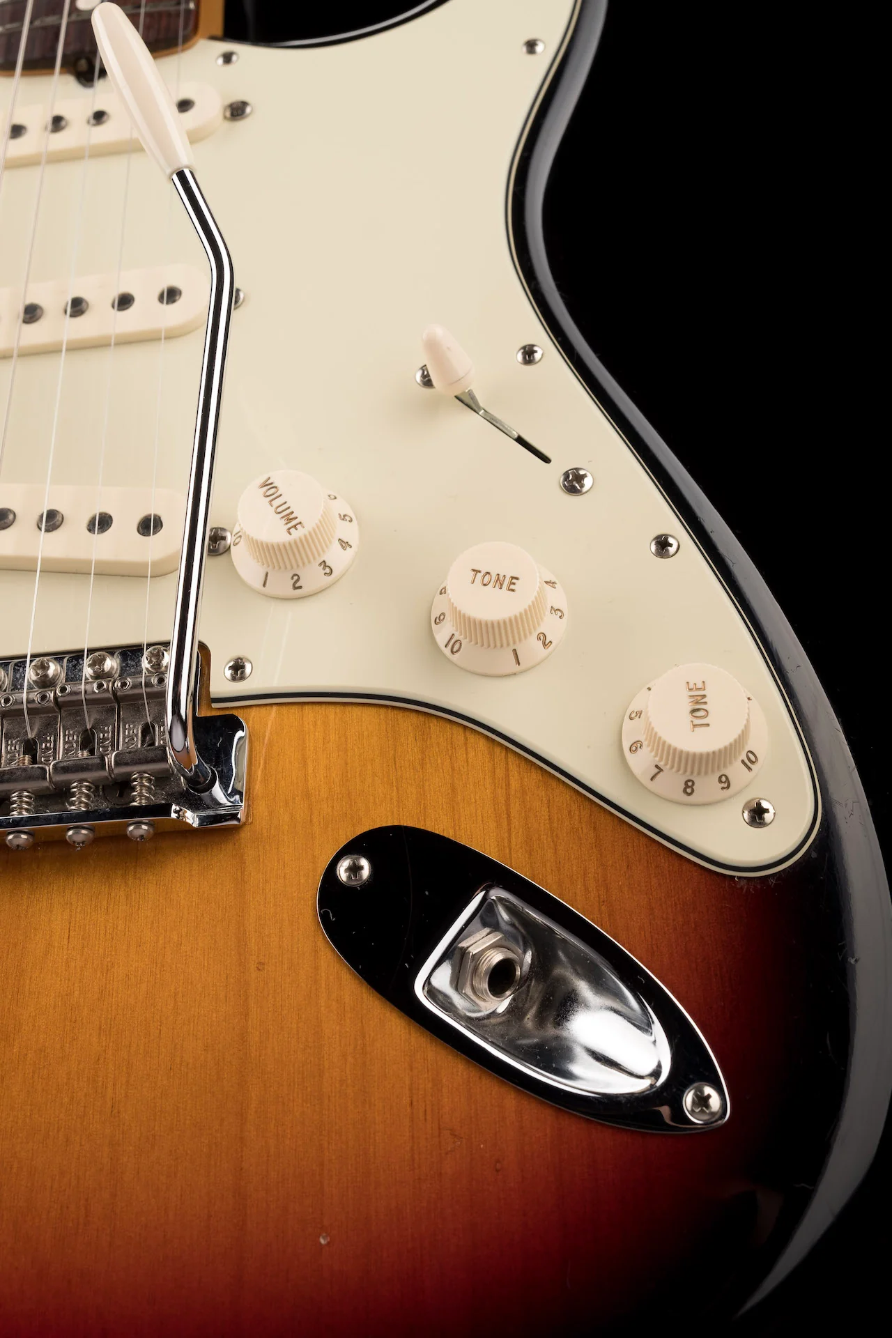 Pre Owned 2007 Fender '62 Hot Rod Reissue Stratocaster Sunburst With Arcane 61 Experience Pickups With OHSC - Image 8