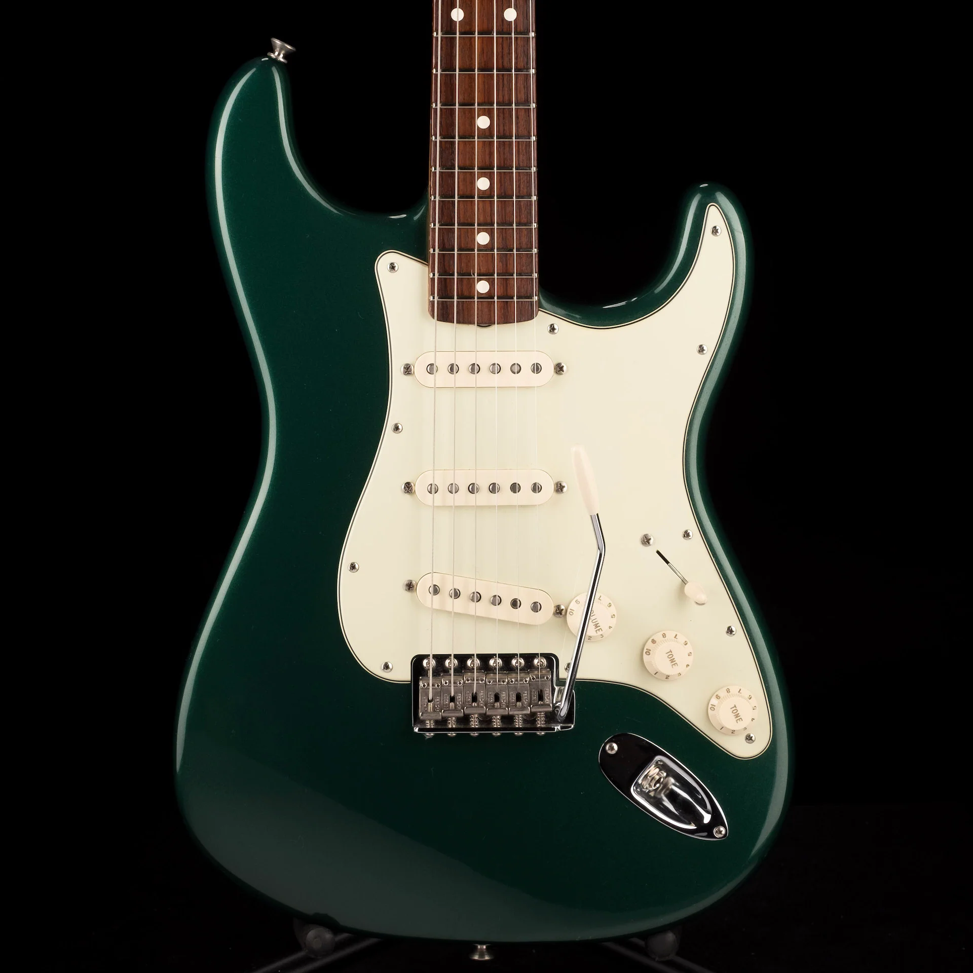 Used '07 Fender American Vintage Hot Rod ‘62 Strat Sherwood Green Stratocaster With Case