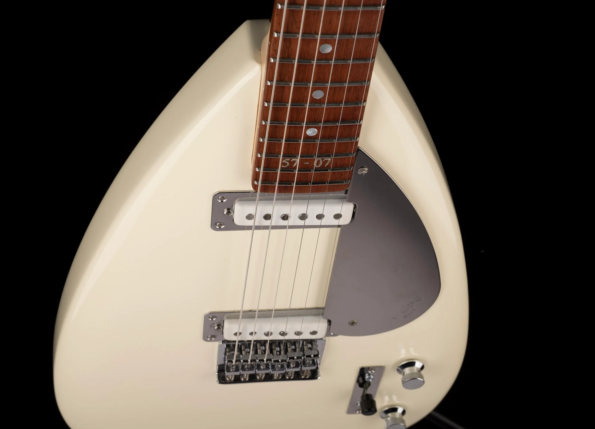 Pre Owned 2007 Vox Custom Shop White Teardrop 57-07 Model - 570754 - Image 8