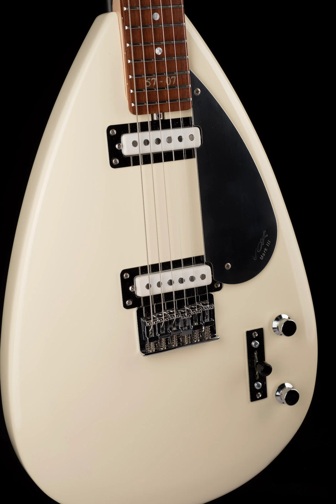 Pre Owned 2007 Vox Custom Shop White Teardrop 57-07 Model - 570754 - Image 9