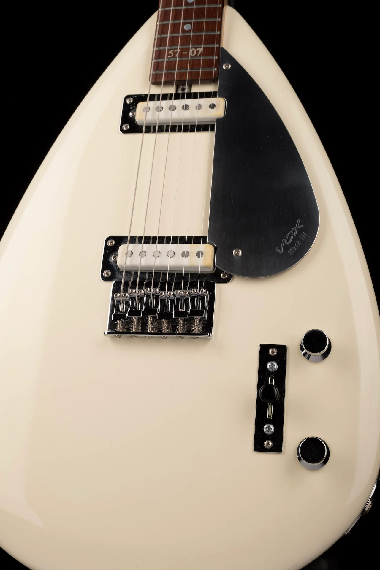 Pre Owned 2007 Vox Custom Shop White Teardrop 57-07 Model - 570768 - Image 8