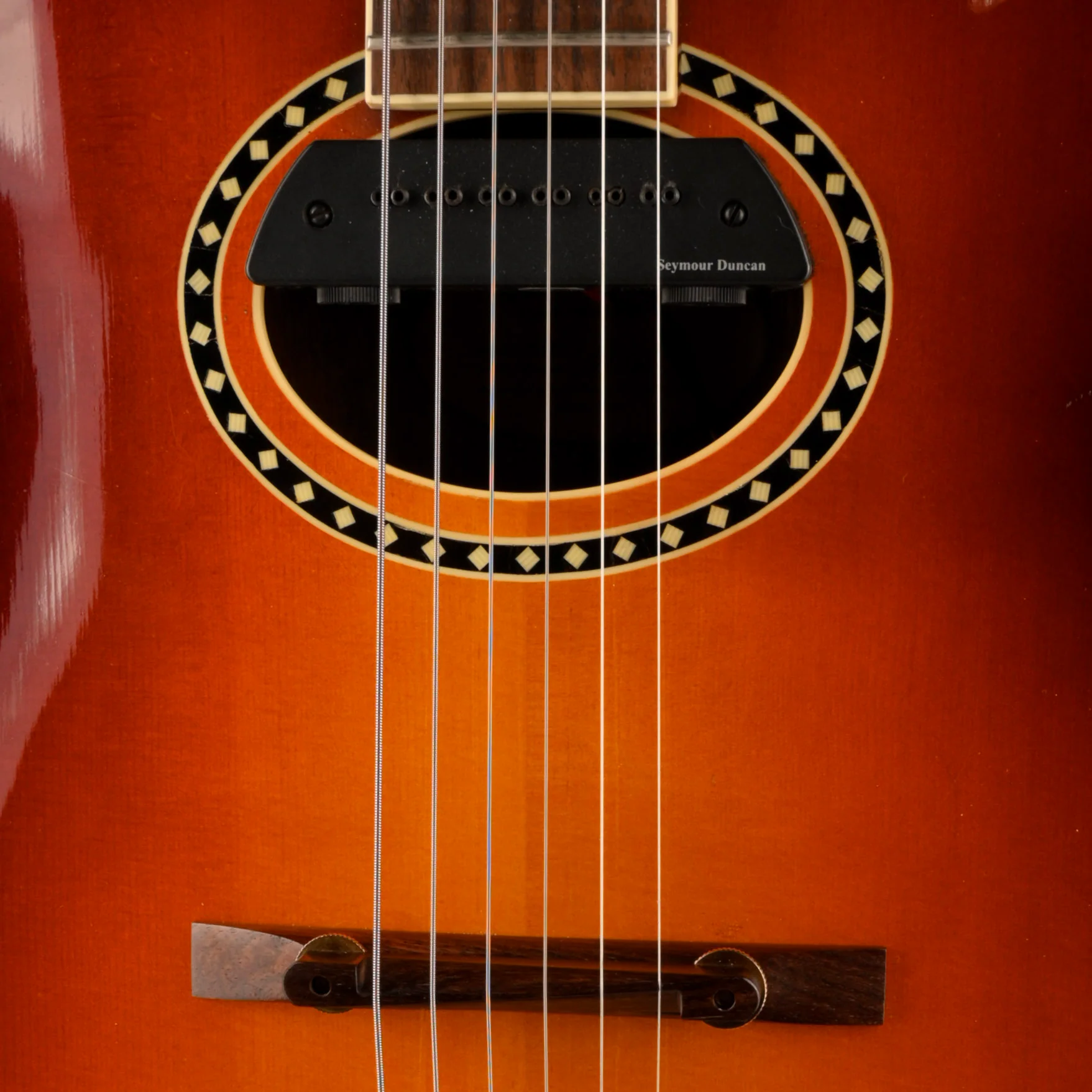 Pre Owned 2008 Eastman AR604-CS Sunburst  Duncan MIC MAG Pickup Acoustic W/ OHSC - Image 5