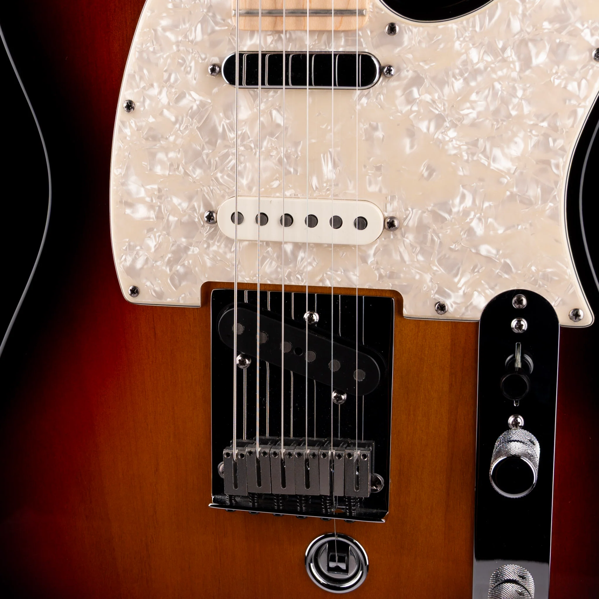 Pre Owned 2008 Fender American Nashville B-Bender Telecaster 3-Color Sunburst With OHSC - Image 4