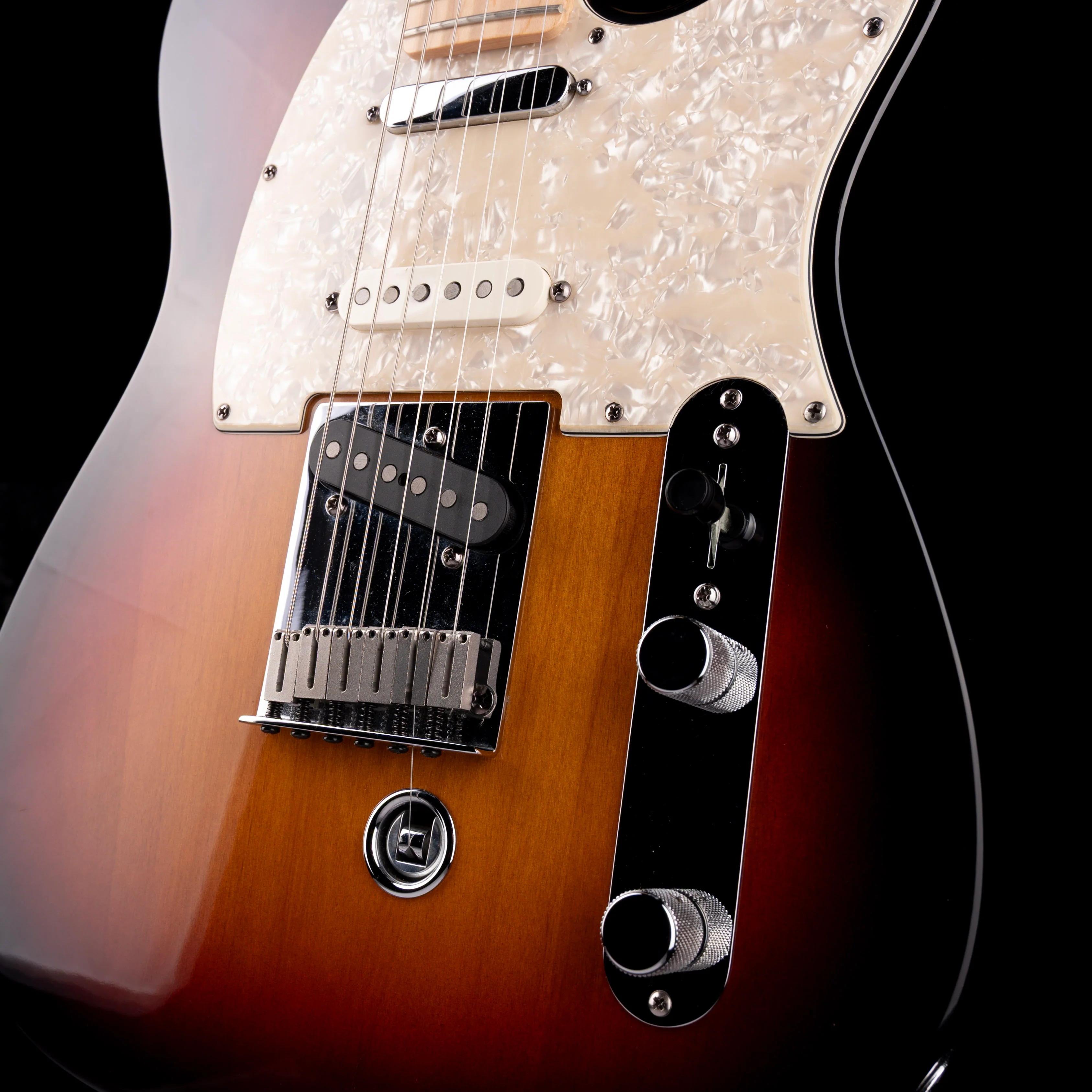 Pre Owned 2008 Fender American Nashville B-Bender Telecaster 3-Color Sunburst With OHSC - Image 6