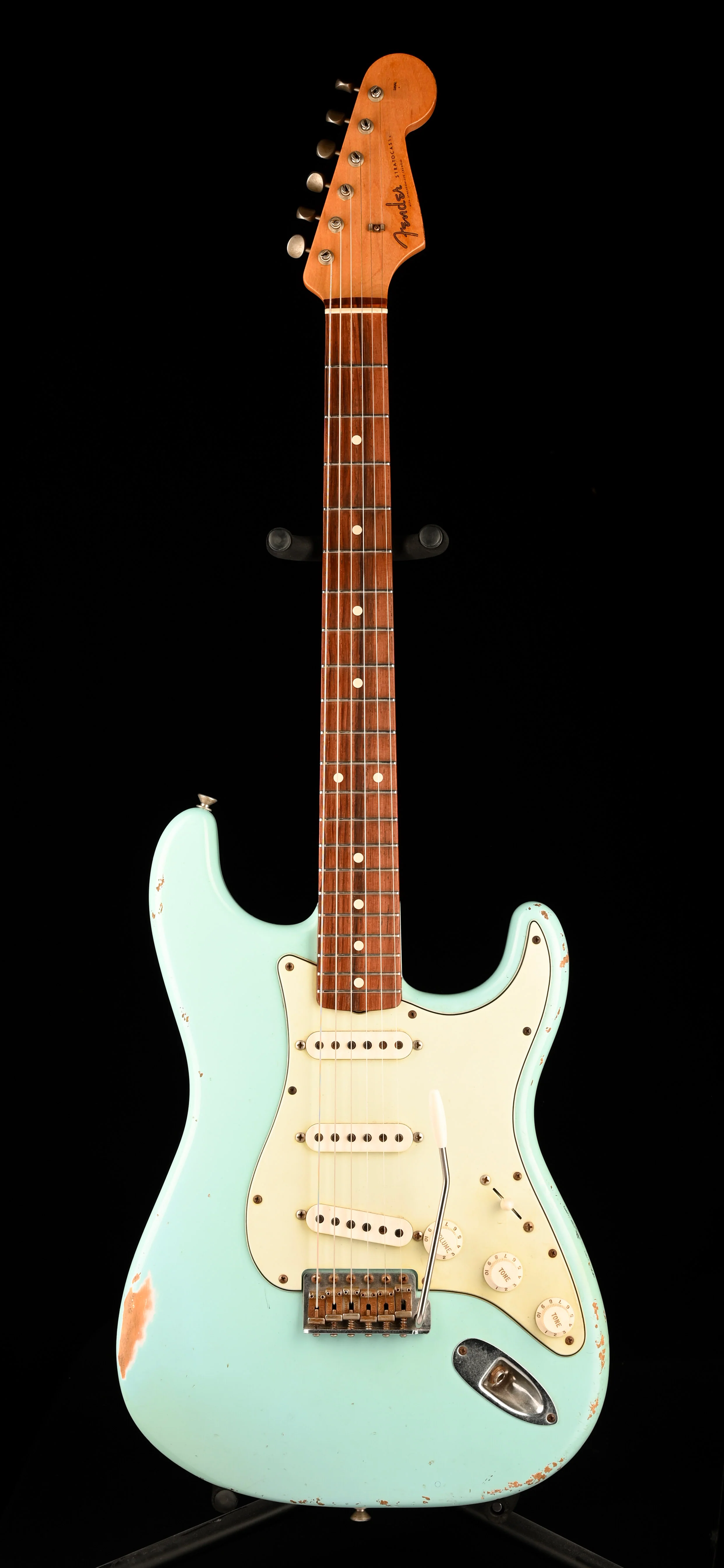 Pre Owned 2008 Fender Custom Shop 1960 Stratocaster Relic Daphne Blue With Case - Image 2