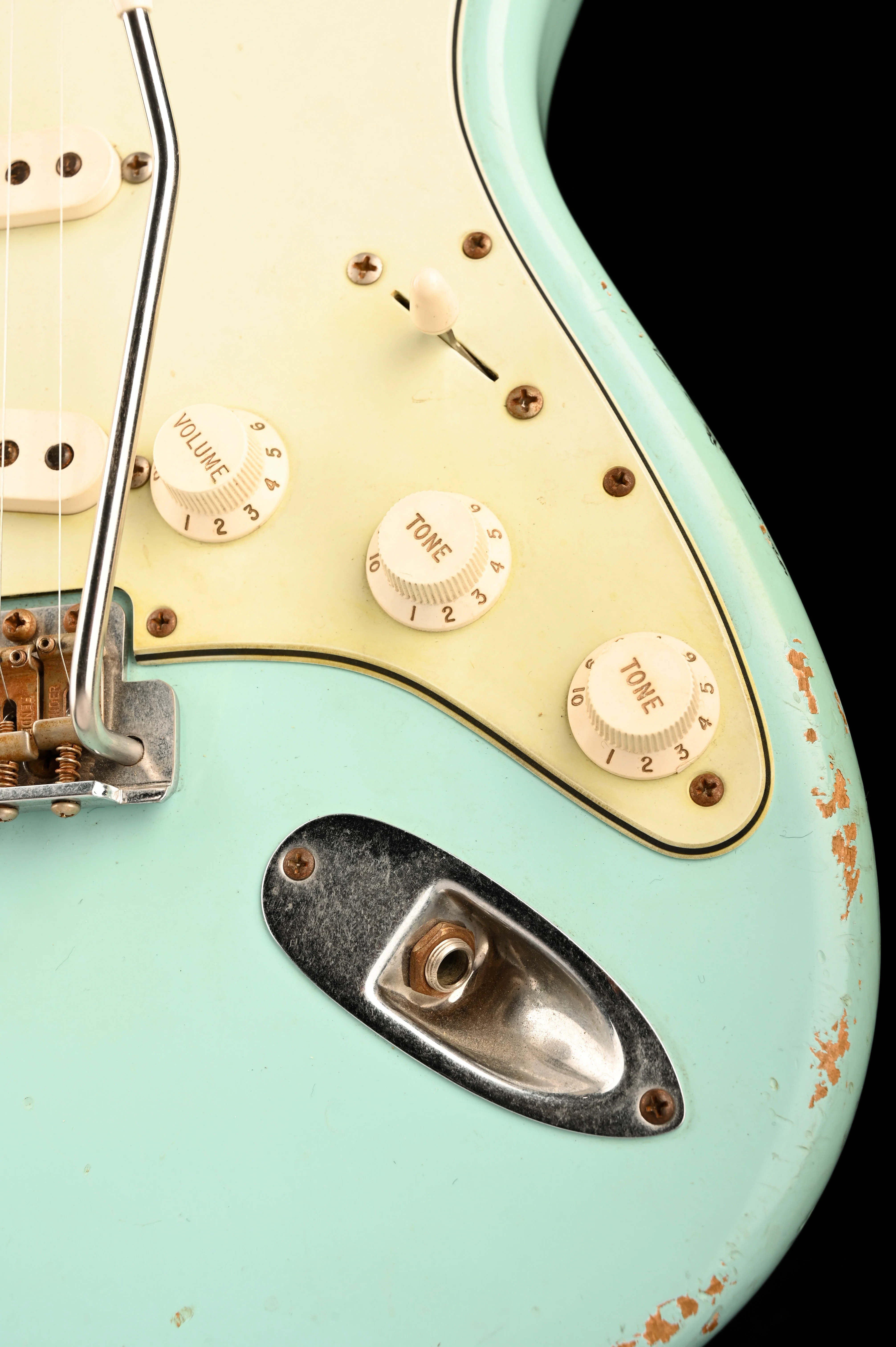 Pre Owned 2008 Fender Custom Shop 1960 Stratocaster Relic Daphne Blue With Case - Image 8
