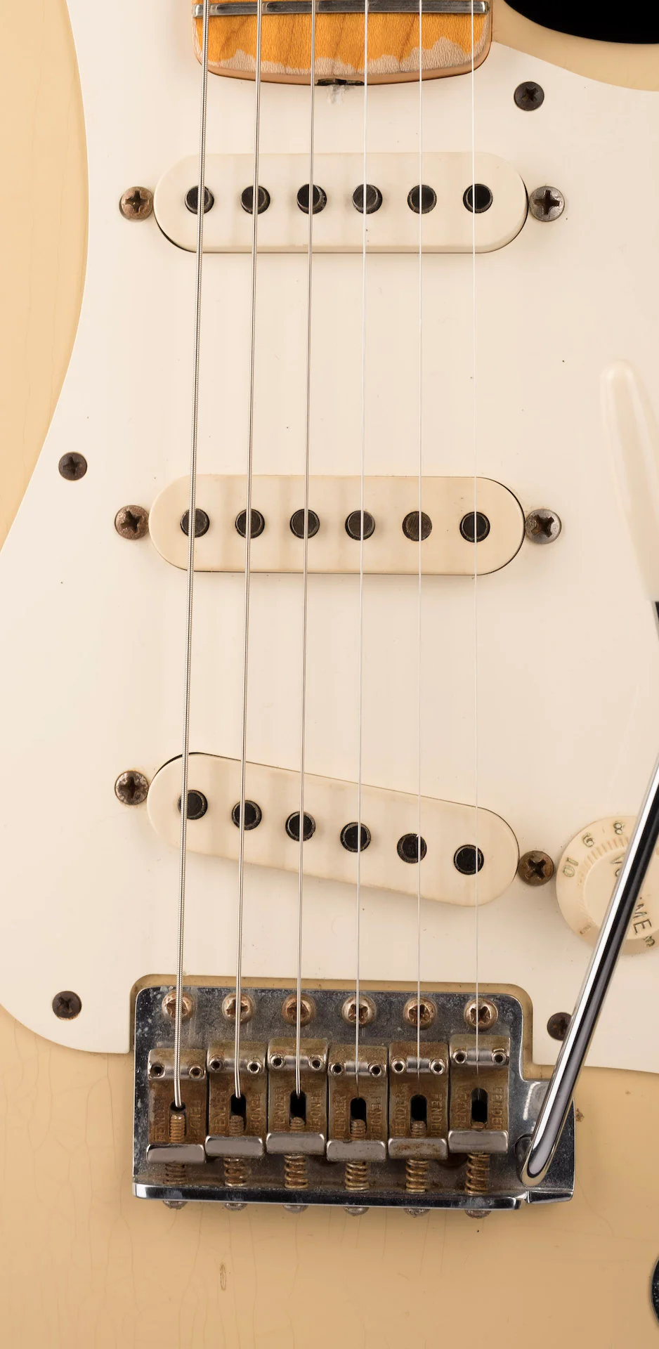 Pre Owned 2009 Fender Custom Shop ‘56 Relic Stratocaster Desert Sand Maple Neck With OHSC - Image 7
