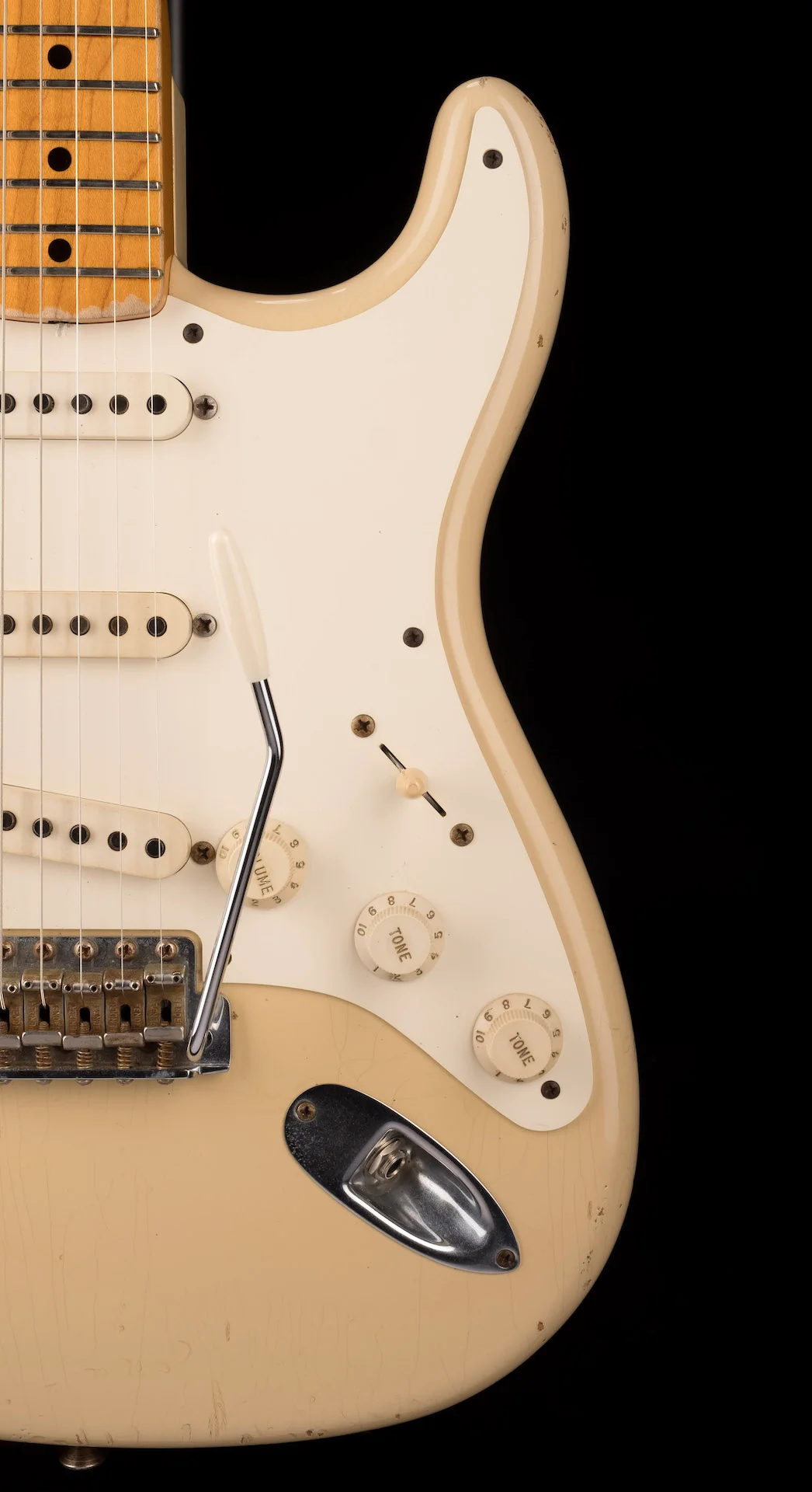 Pre Owned 2009 Fender Custom Shop ‘56 Relic Stratocaster Desert Sand Maple Neck With OHSC - Image 9