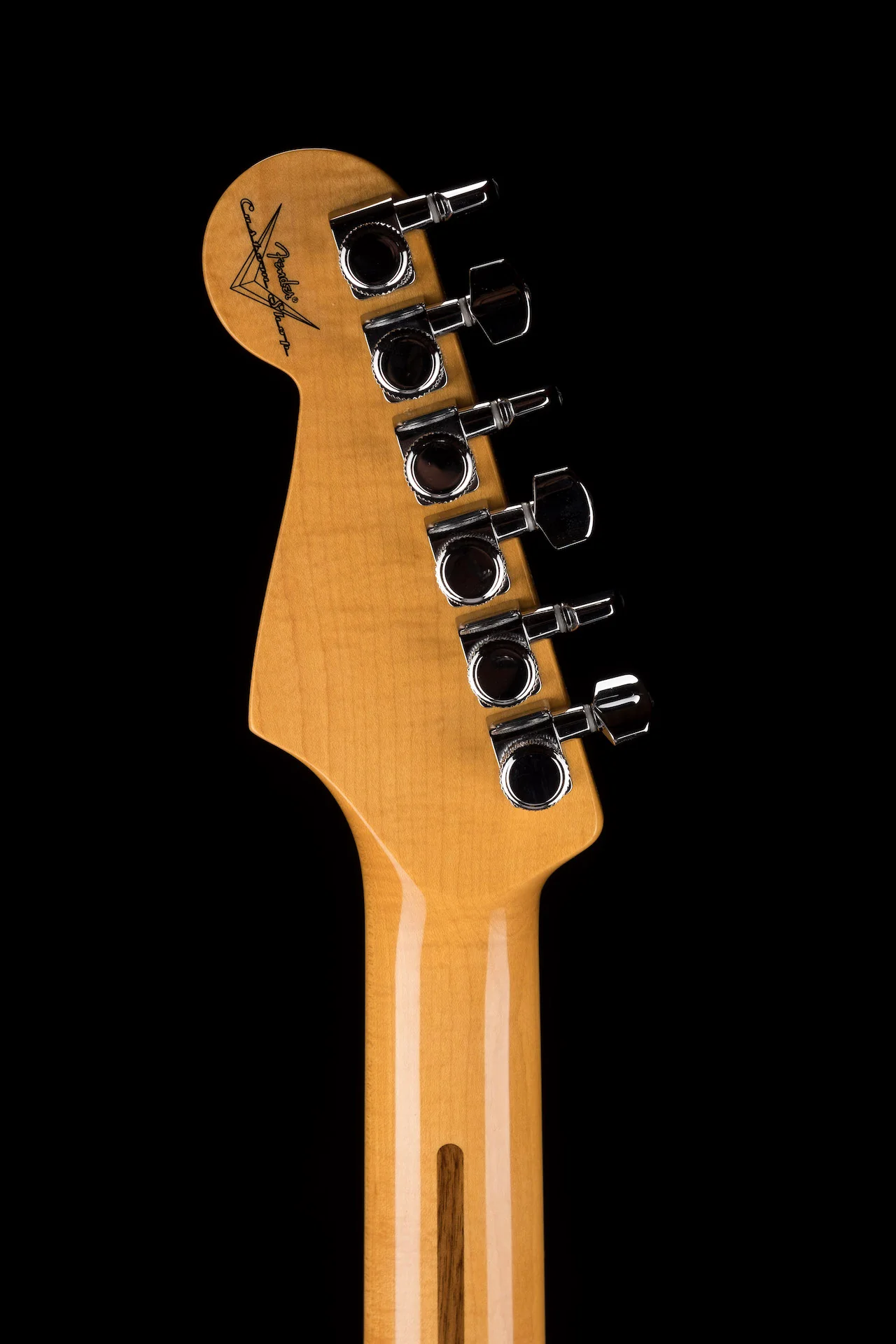 Pre Owned 2009 Fender Custom Shop Custom Deluxe Strat NOS 3-Tone Sunburst With Case - Image 18