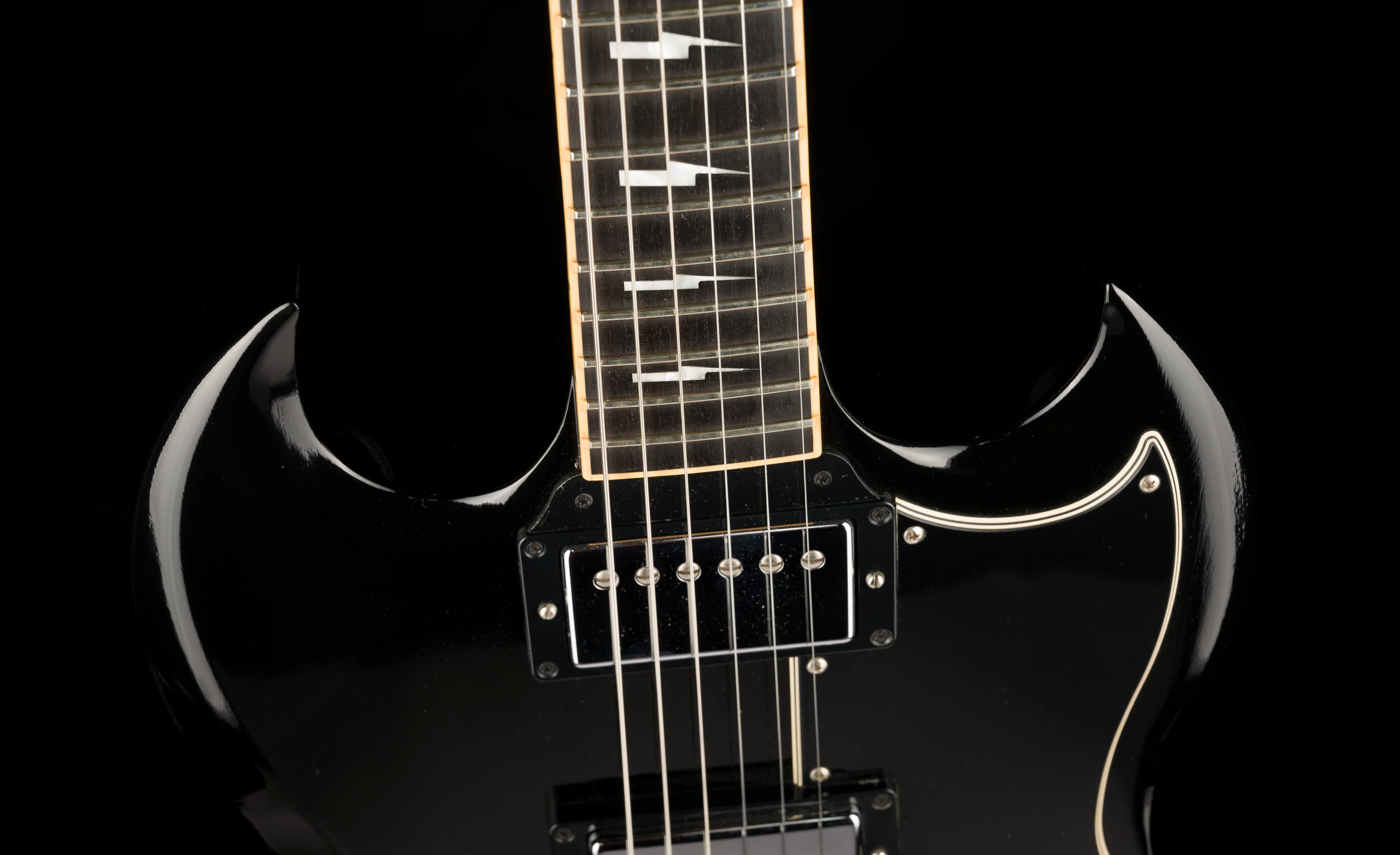 Pre Owned 2010 Gibson Angus Young Thunderstruck Signature SG Ebony With OHSC - Image 3