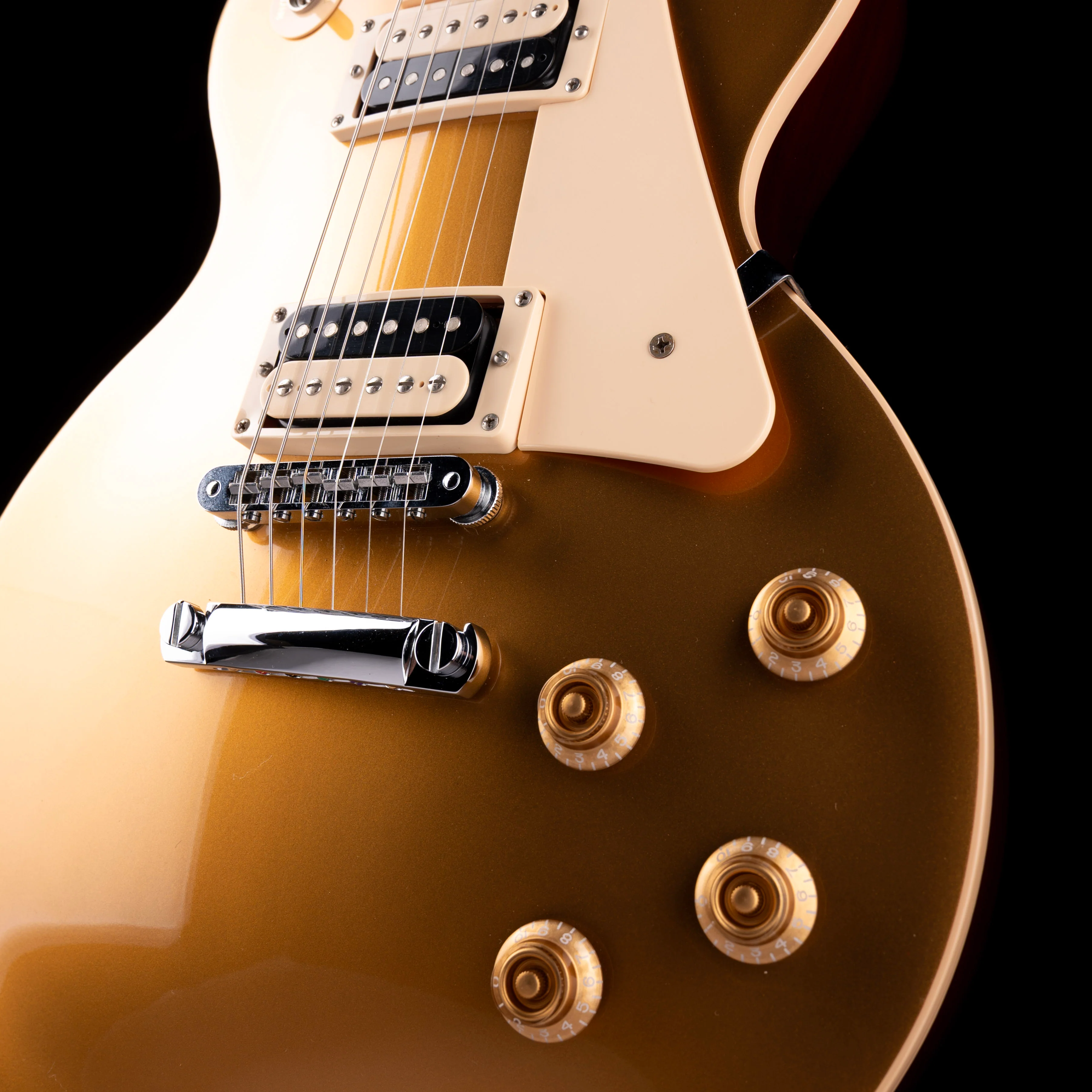 Pre Owned 2010 Gibson Les Paul Traditional Pro Goldtop With OHSC - Image 5