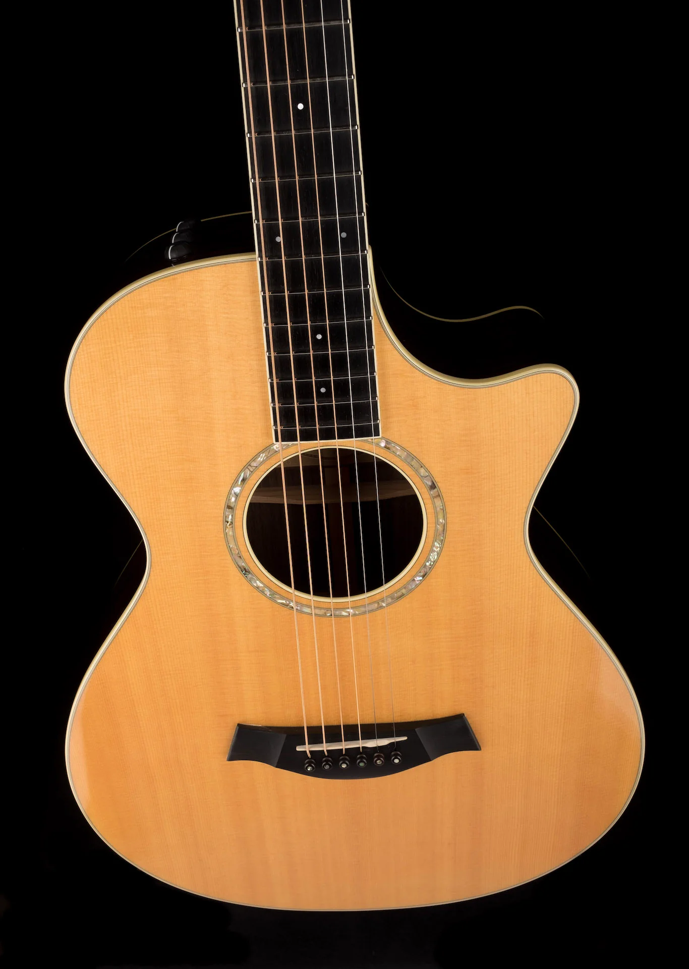 Pre Owned 2010 Taylor 12-Fret Acoustic Electric With OHSC - Image 4