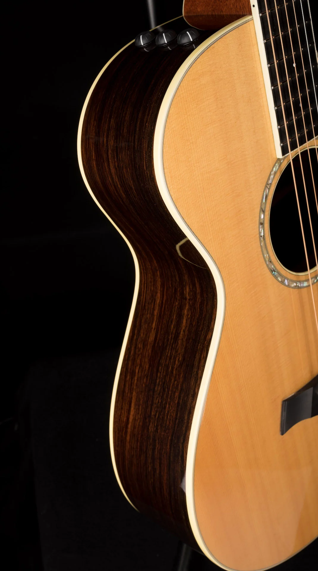 Pre Owned 2010 Taylor 12-Fret Acoustic Electric With OHSC - Image 8