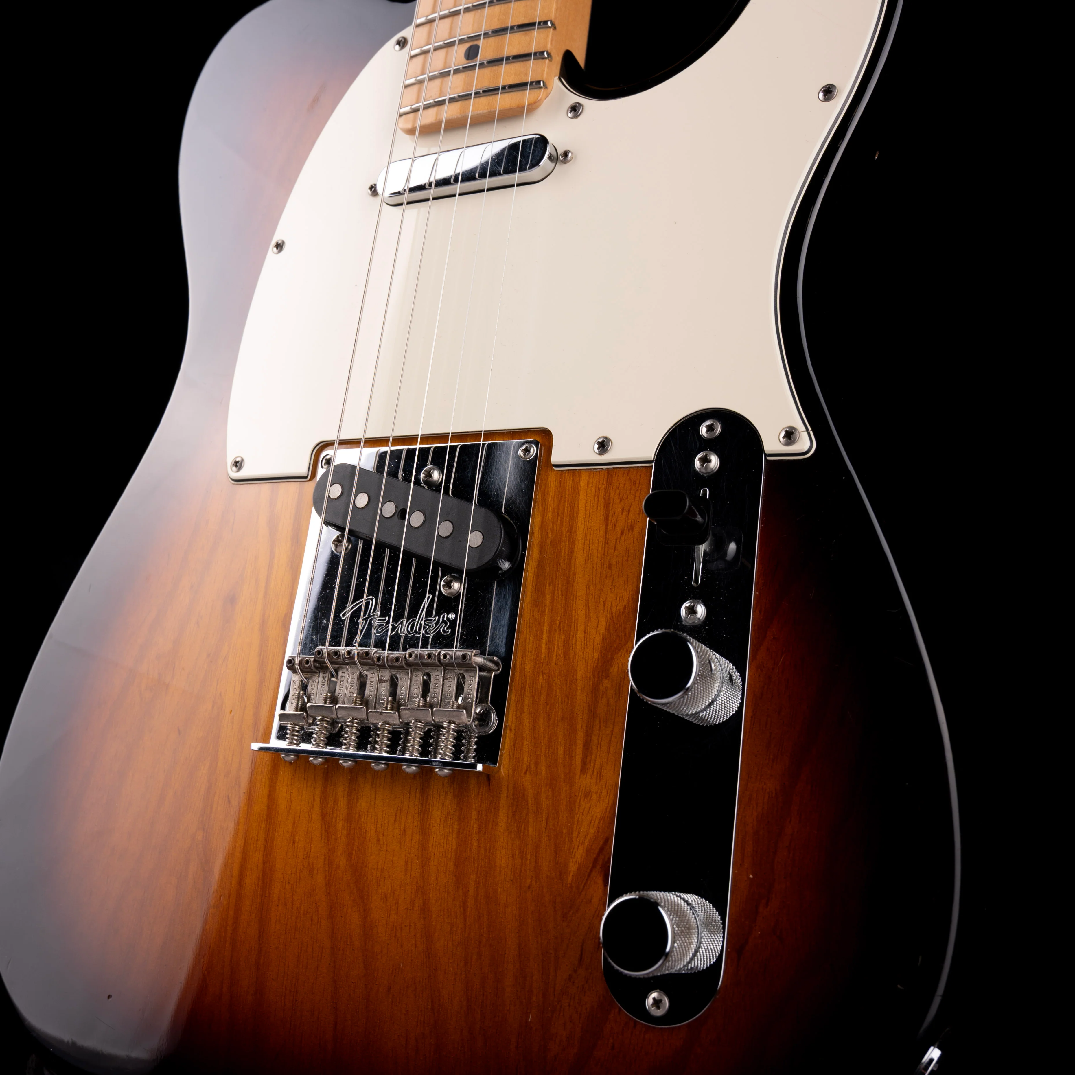 Pre Owned 2011 Fender 60th Anniversary Telecaster 2-Tone Sunburst - Image 4