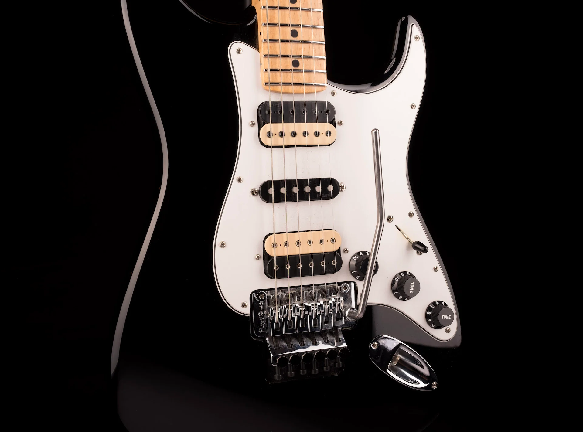 Pre Owned 2011 Fender Masterbuilt Todd Krause 1969 NOS Stratocaster HSH Black With OHSC - Image 6