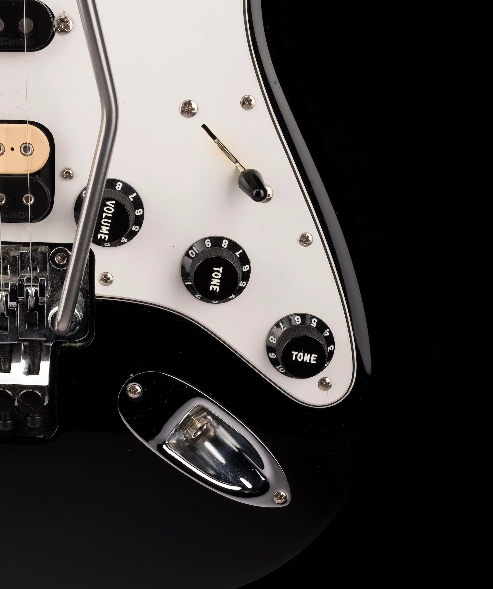 Pre Owned 2011 Fender Masterbuilt Todd Krause 1969 NOS Stratocaster HSH Black With OHSC - Image 8