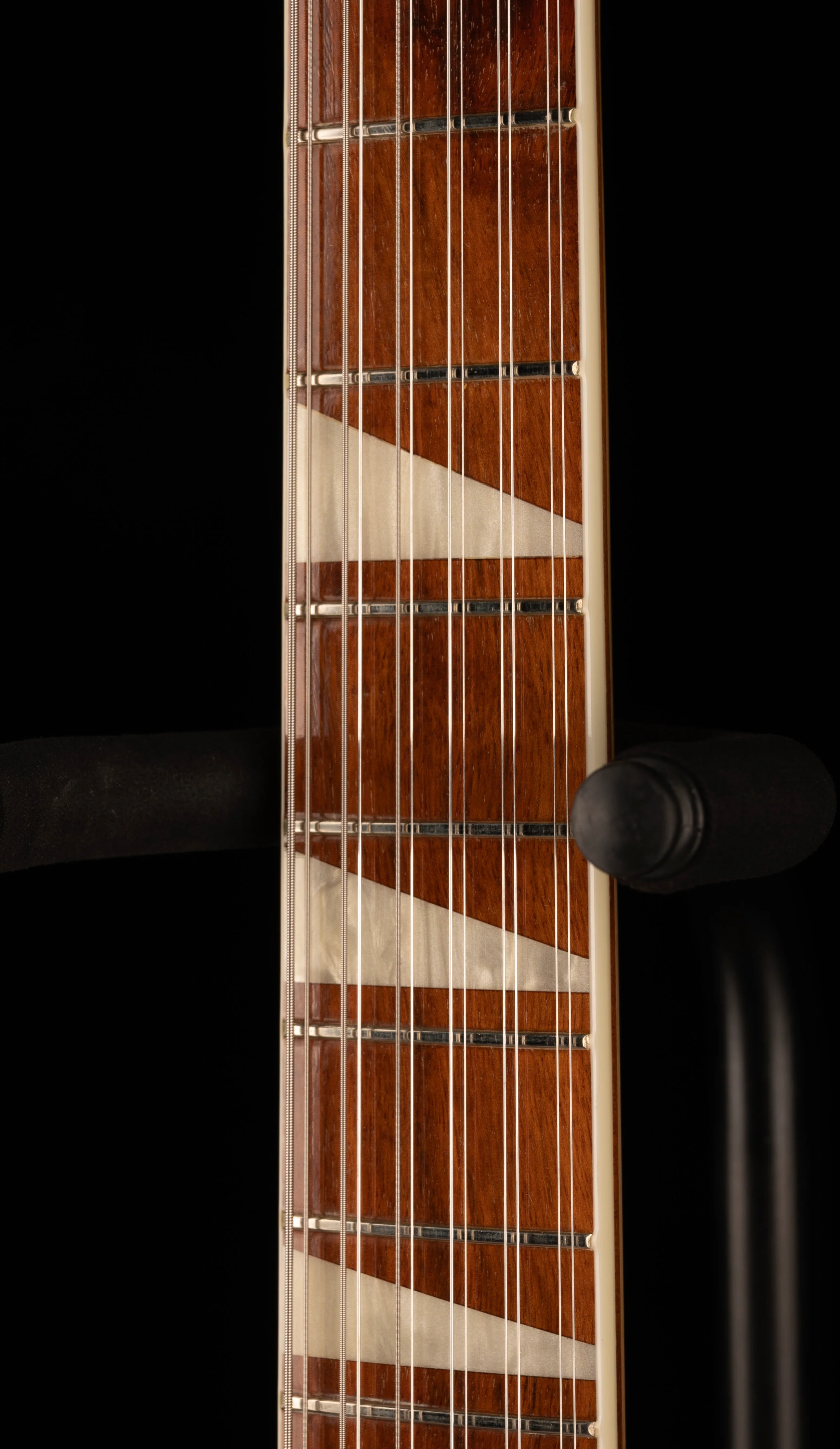 Pre Owned 2011 Rickenbacker 660/12 Mapleglo Electric Guitar With OHSC - Image 12
