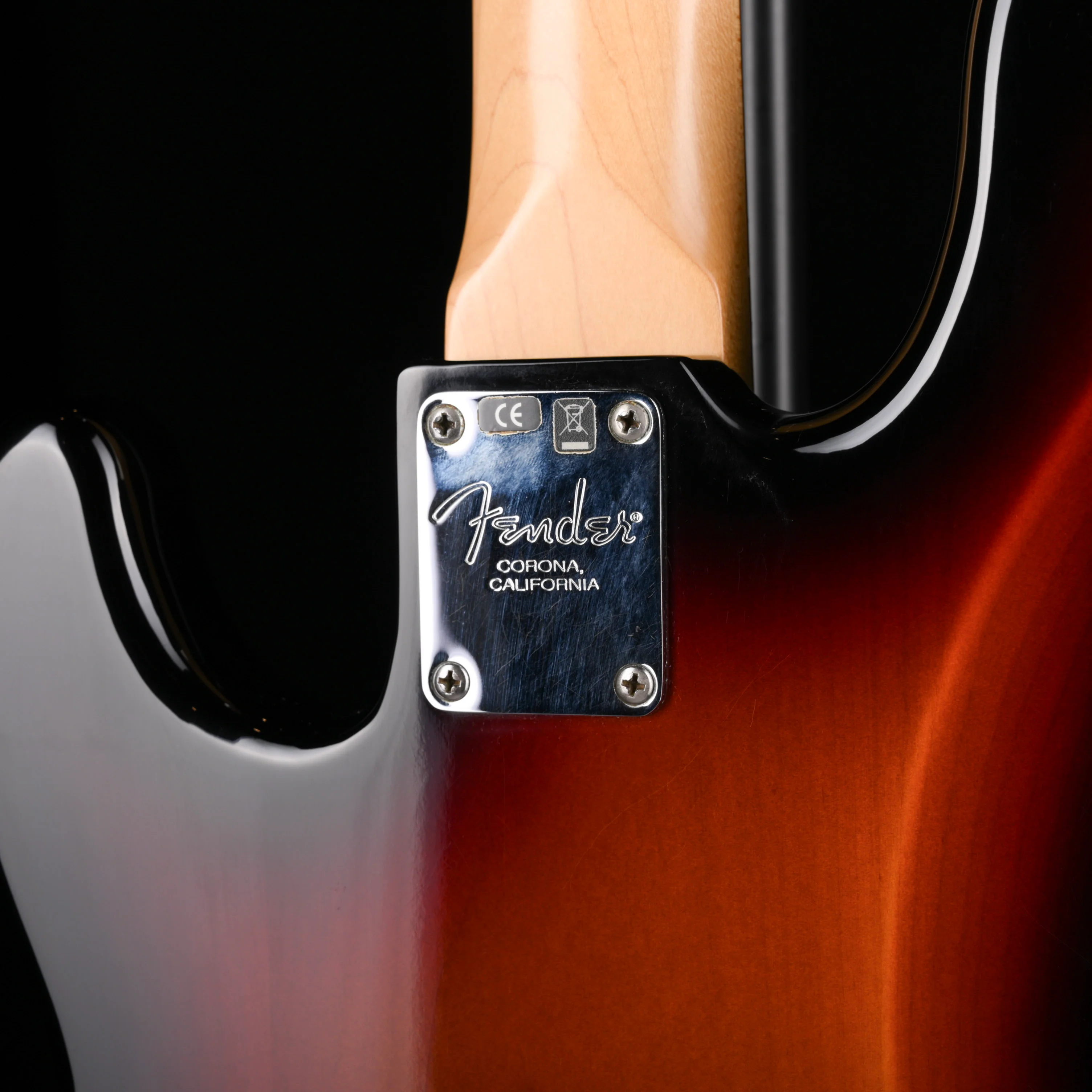 Pre Owned 2012 Fender American Standard Precision Bass 3-Tone Sunburst With OHSC - Image 9