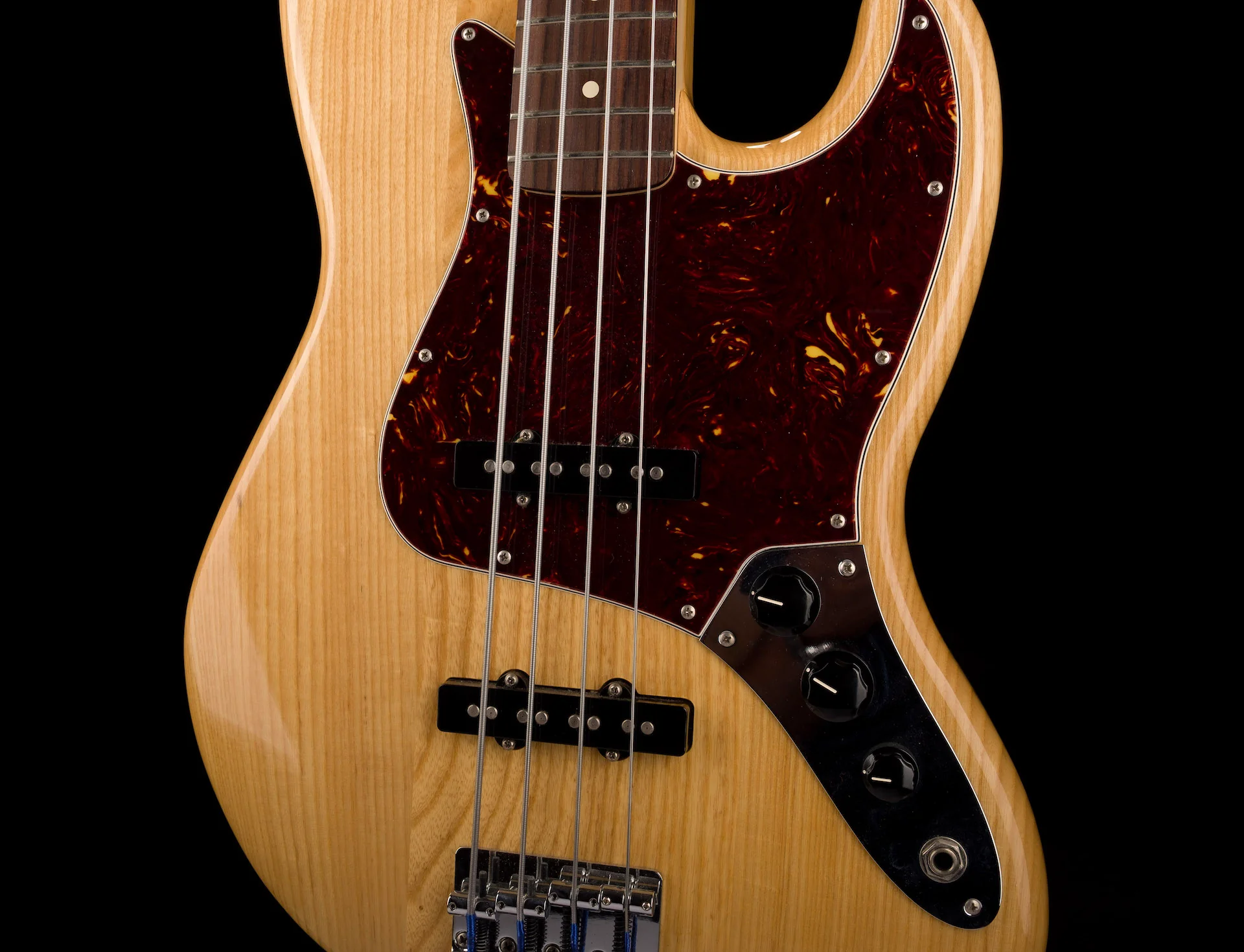 Pre Owned 2012 Fender Special Run Deluxe Jazz Bass Natural with Case - Image 6