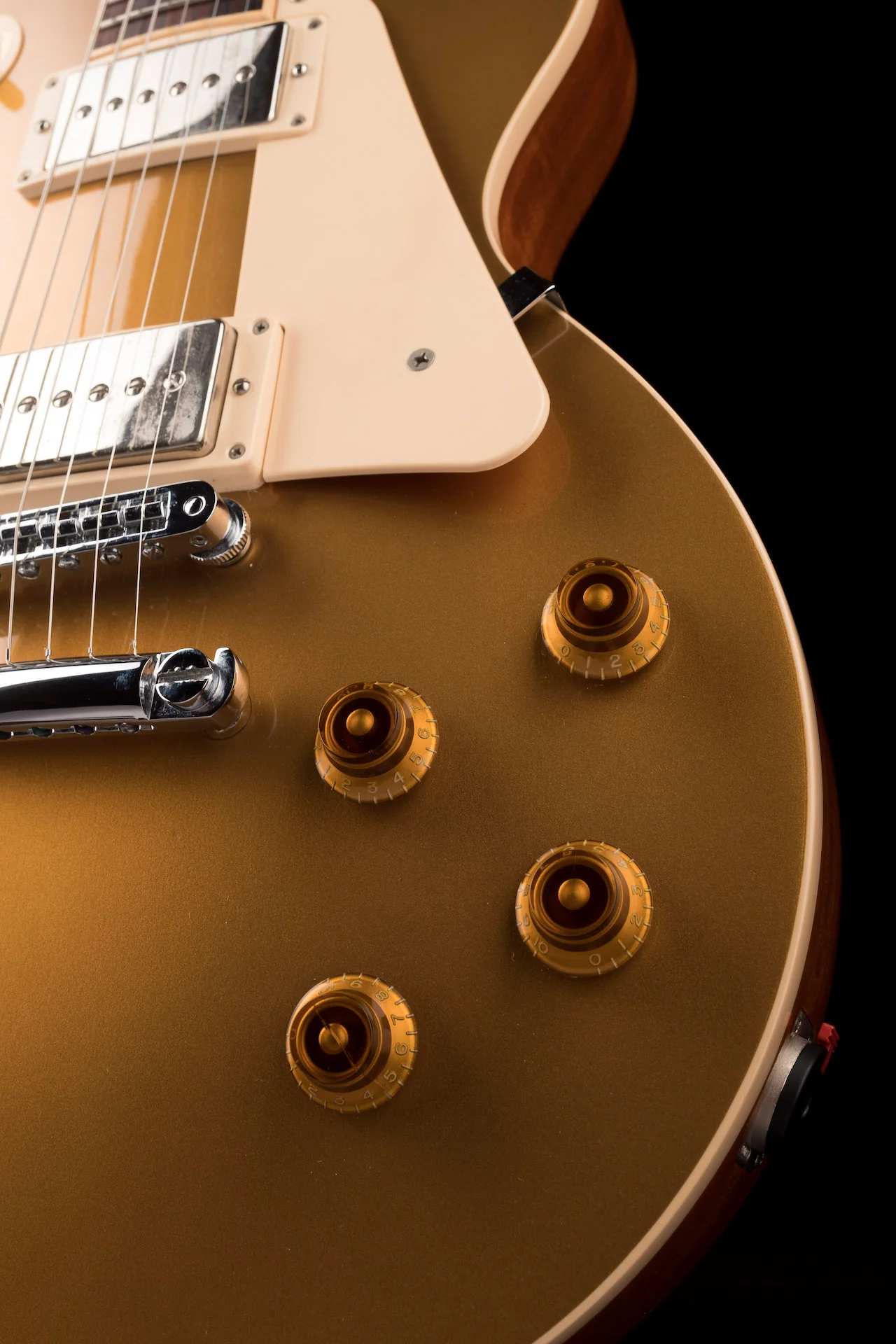 Pre Owned 2012 Gibson Les Paul Standard Goldtop With OHSC - Image 8