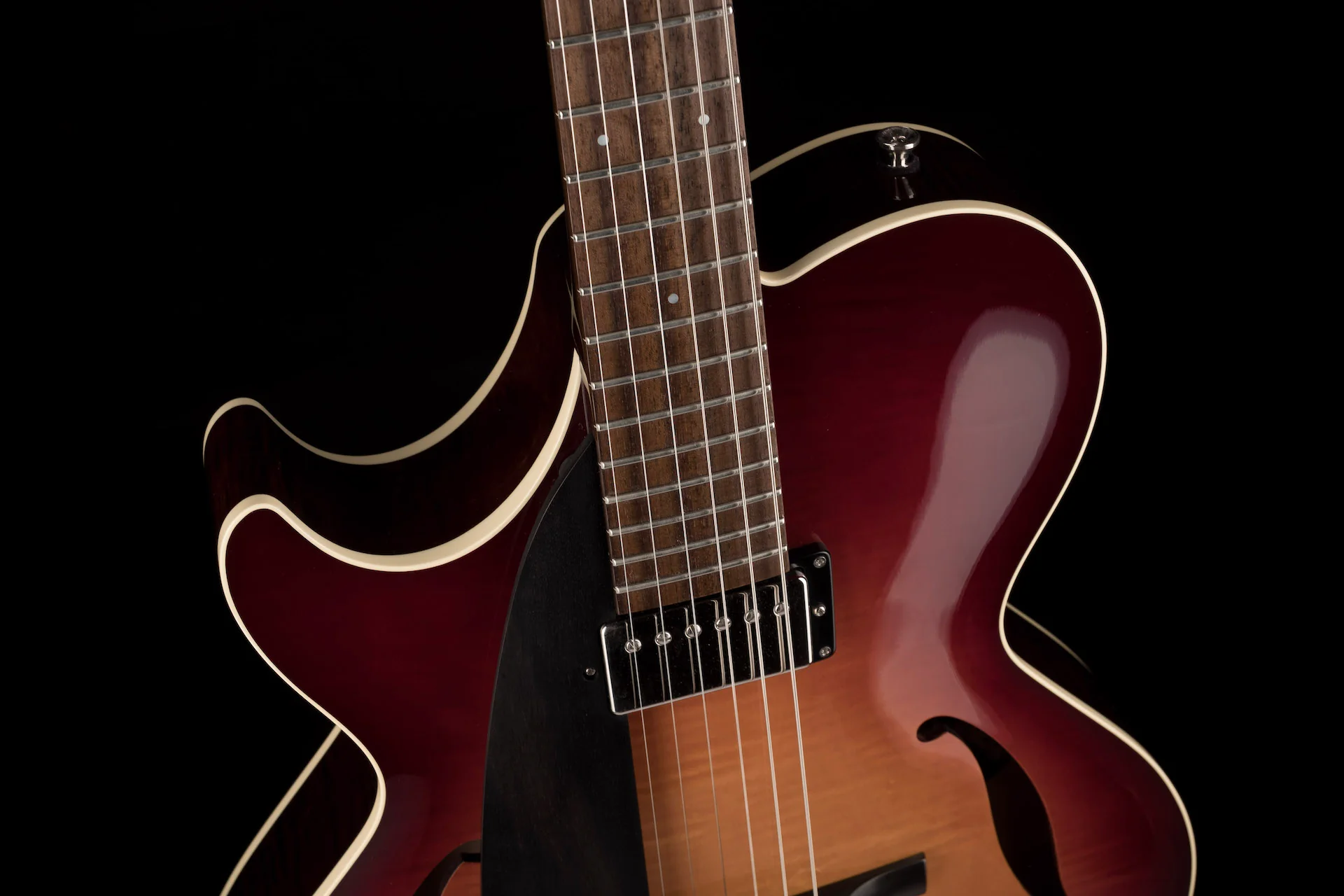 Pre Owned 2013 Collings Eastside LC Archtop Left-Handed Sunburst With Case - Image 3