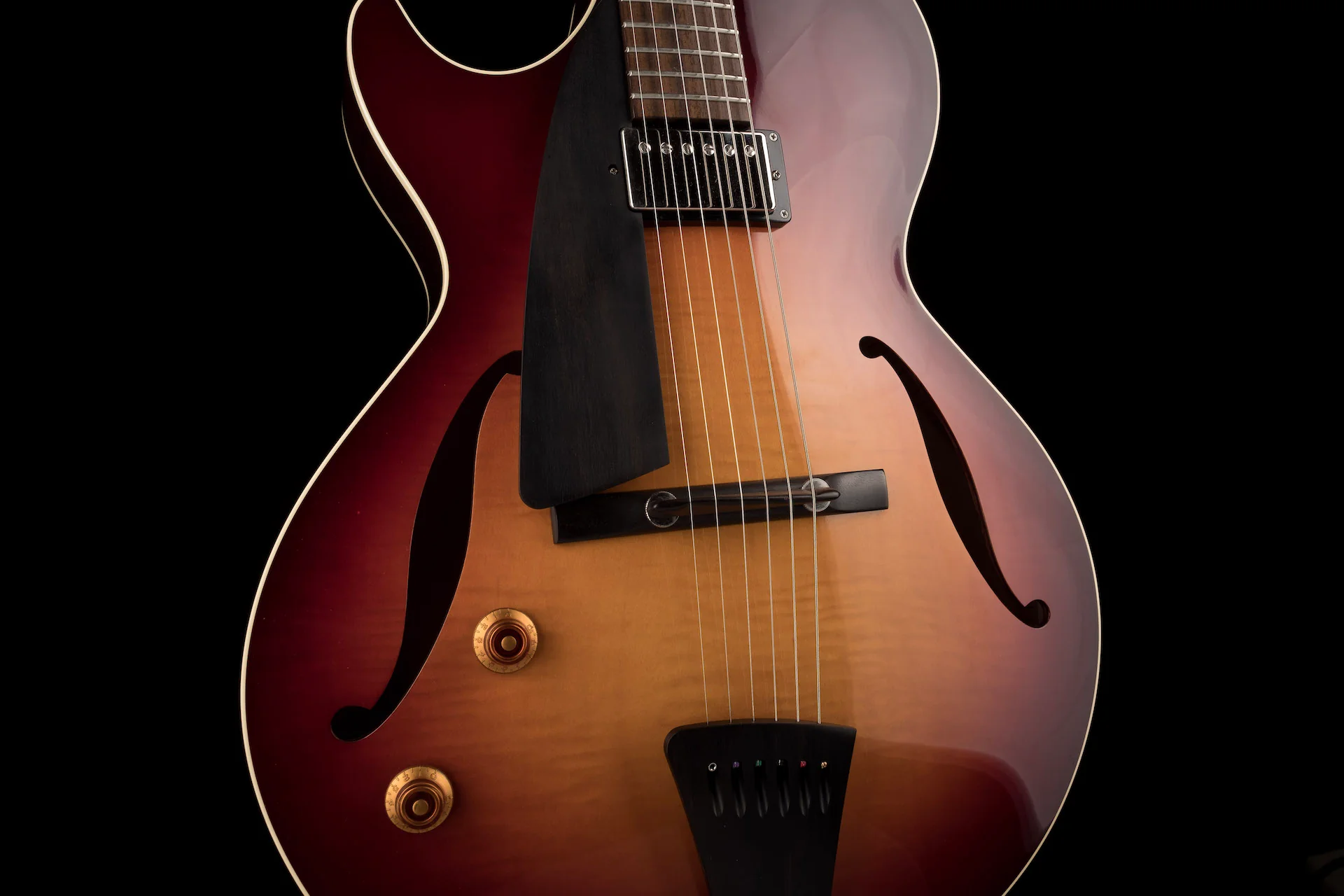 Pre Owned 2013 Collings Eastside LC Archtop Left-Handed Sunburst With Case - Image 6