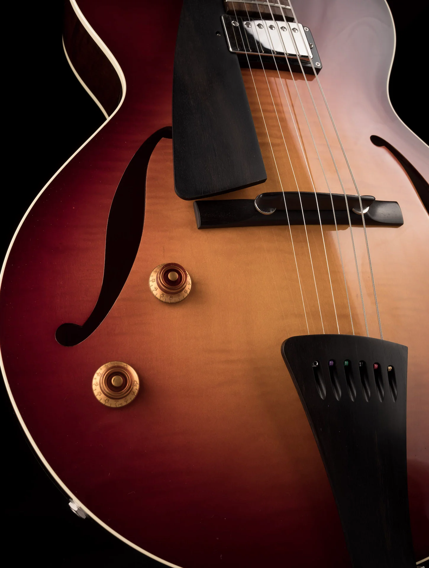 Pre Owned 2013 Collings Eastside LC Archtop Left-Handed Sunburst With Case - Image 7