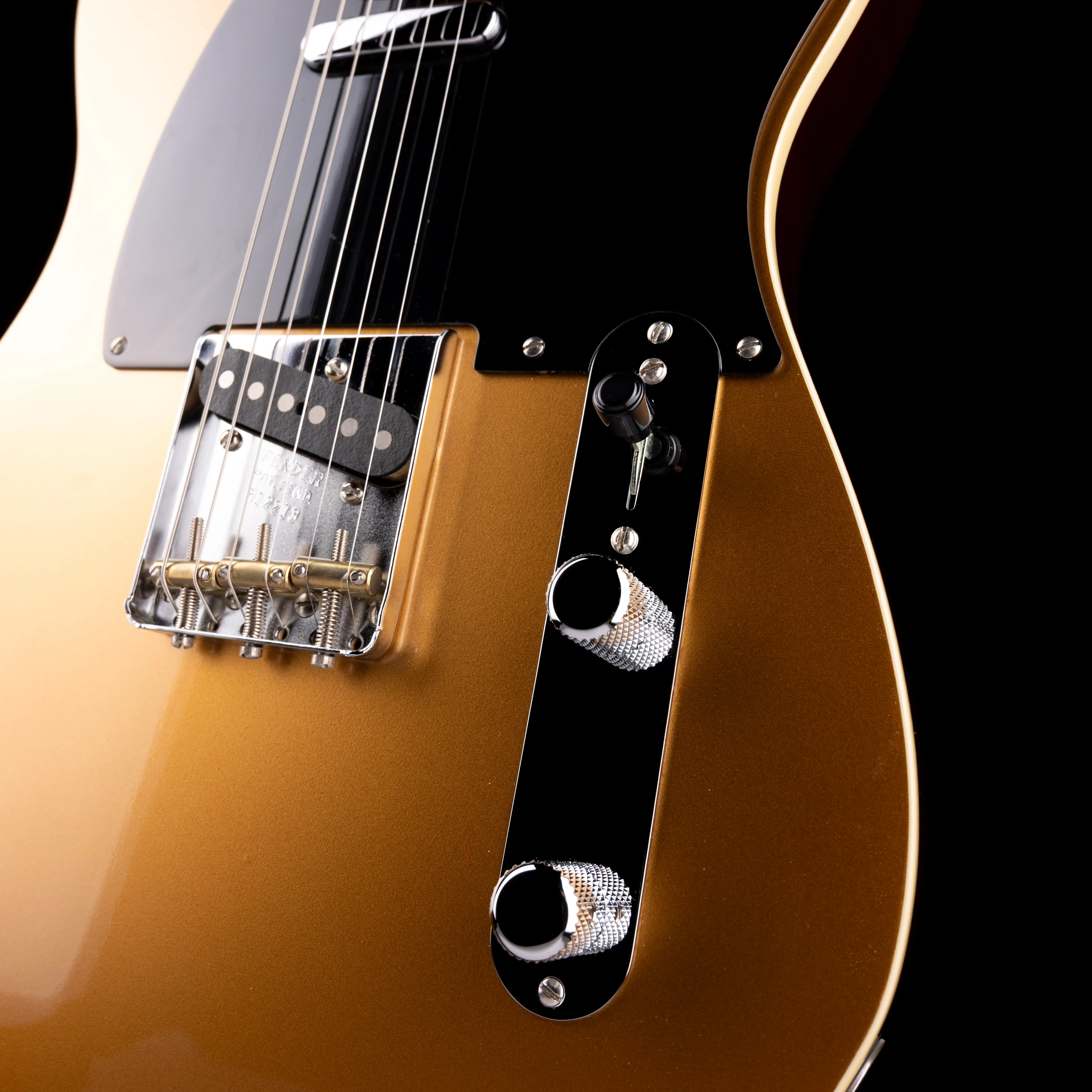 Pre Owned 2015 Fender Custom Shop Telecaster Two-Tone NOS Aztec Gold With OHSC - Image 5
