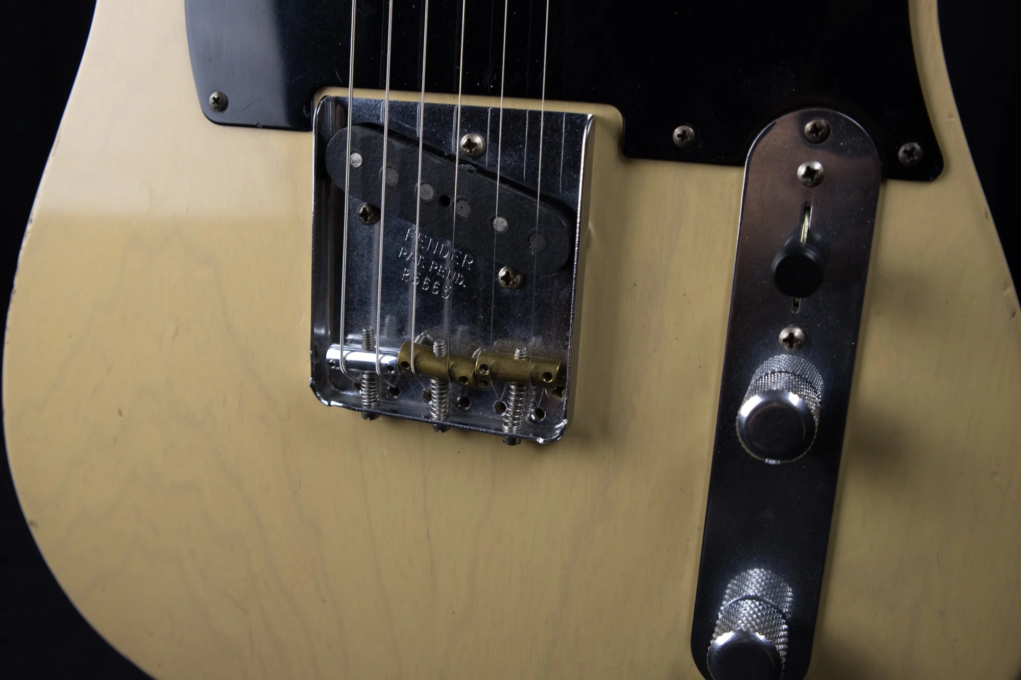 Pre Owned '06 Fender Custom Shop '52 Telecaster Relic Honey Blonde W/ OHSC - Image 7