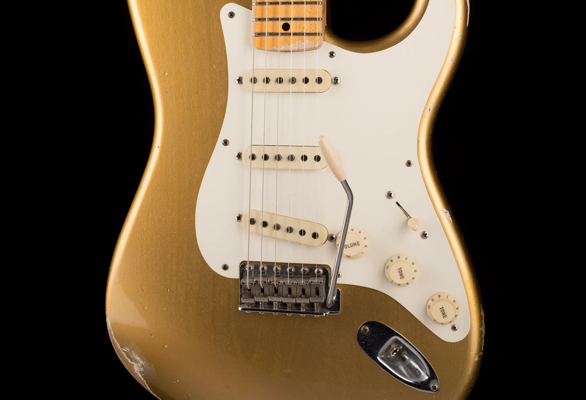 Pre Owned 2017 Fender Custom Shop 1957 Stratocaster Relic HLE Gold With OHSC - Image 6