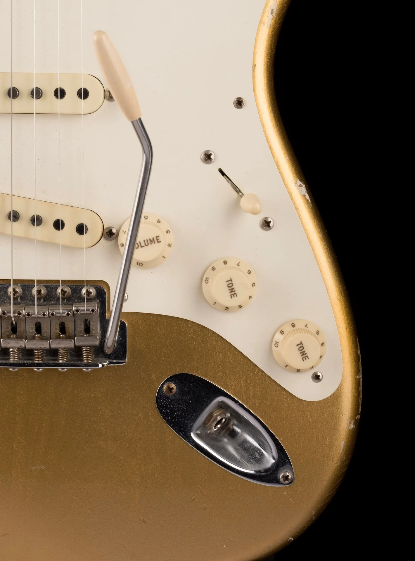Pre Owned 2017 Fender Custom Shop 1957 Stratocaster Relic HLE Gold With OHSC - Image 8