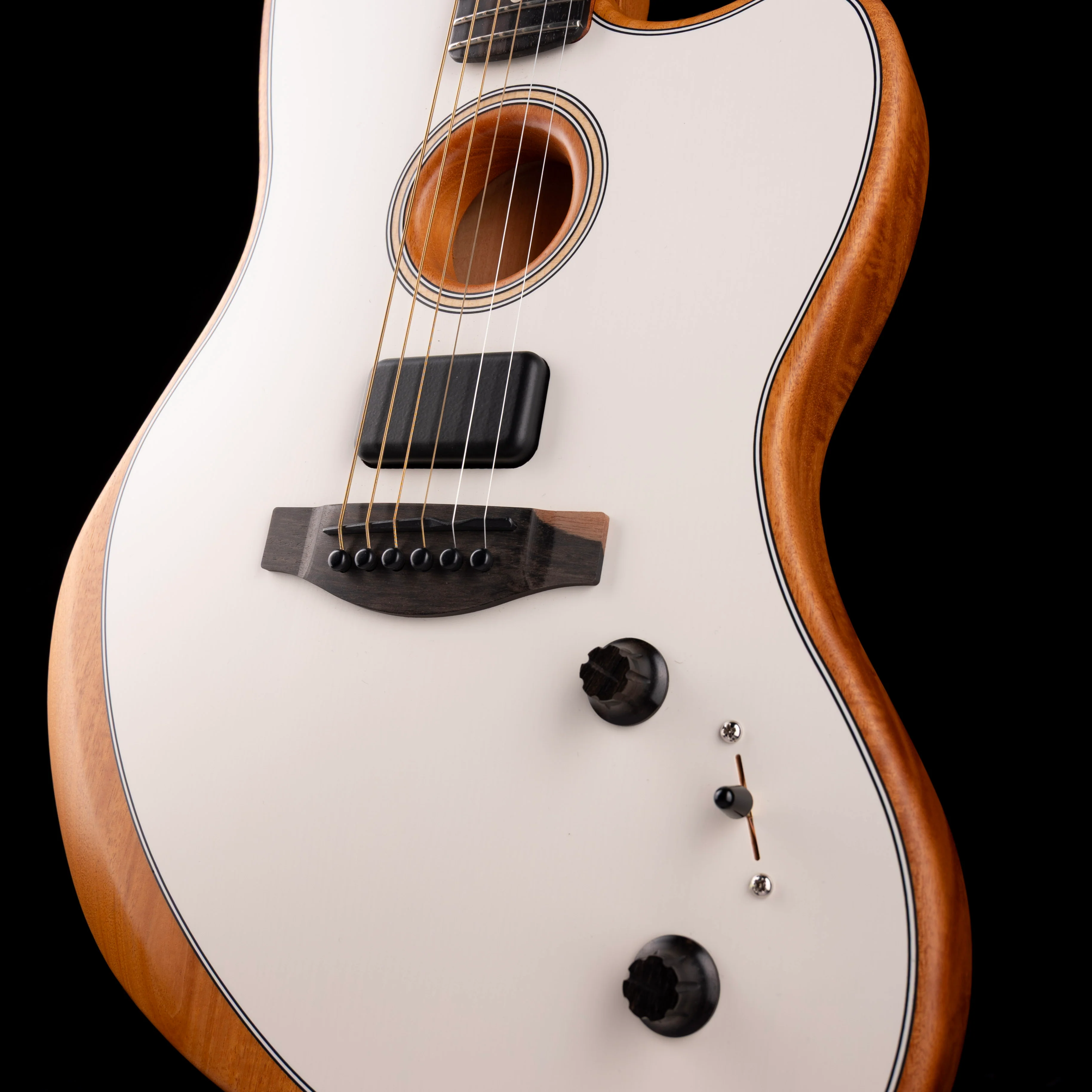 Pre Owned 2021 Fender Acoustasonic Jazzmaster Arctic White With OSSC - Image 6