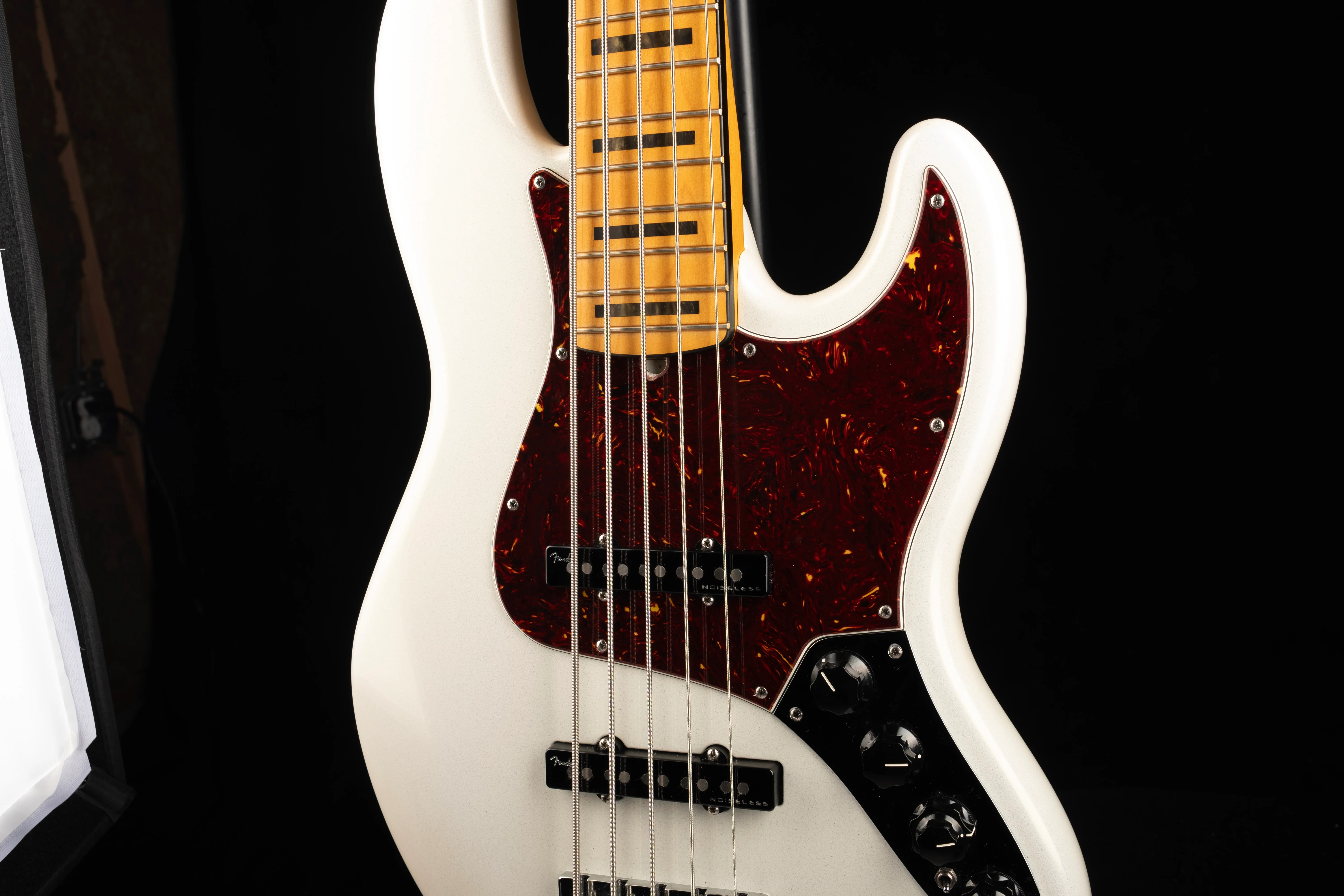 Pre Owned 2022 Fender American Ultra Jazz Bass V Arctic Pearl With OHSC - Image 4