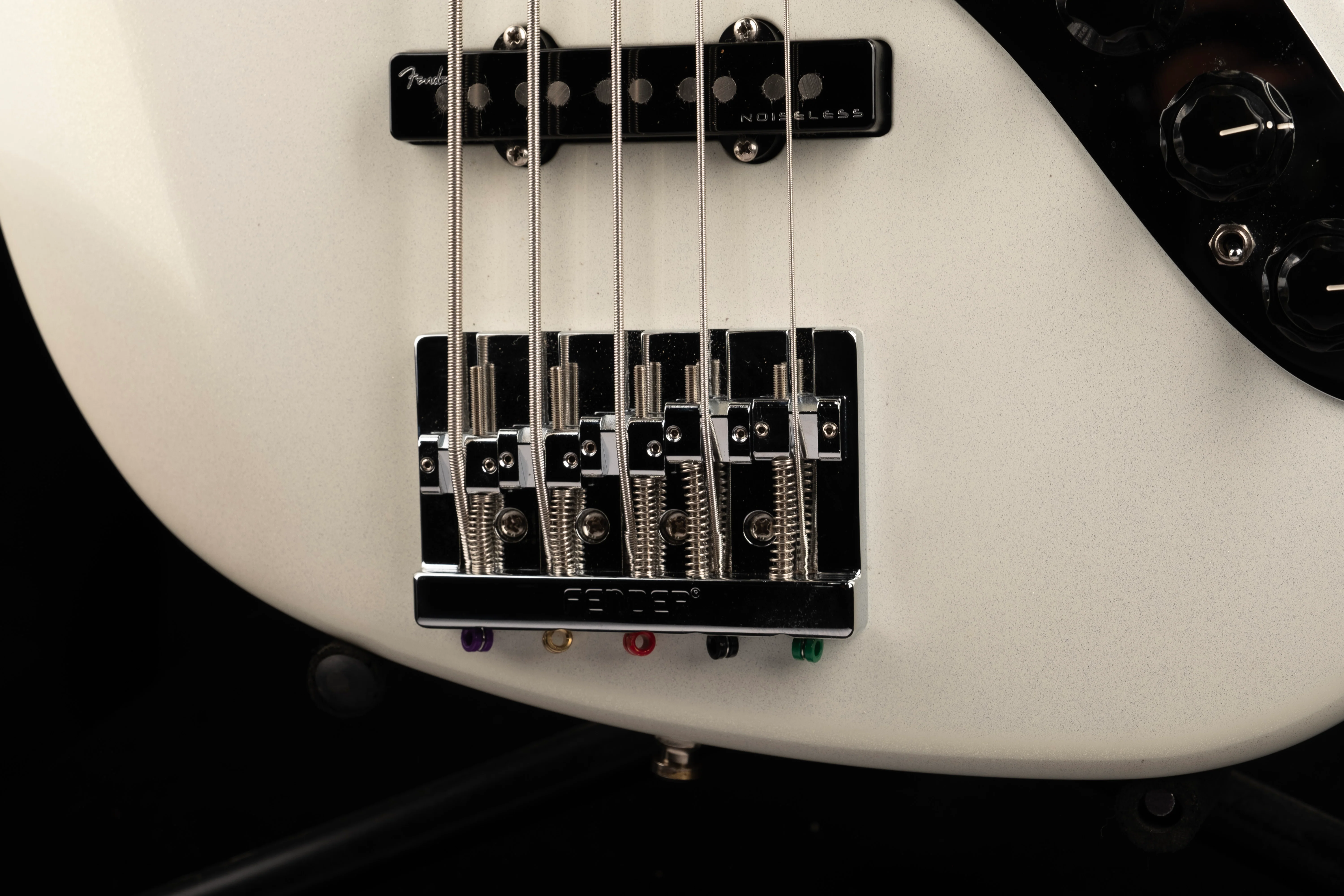 Pre Owned 2022 Fender American Ultra Jazz Bass V Arctic Pearl With OHSC - Image 5