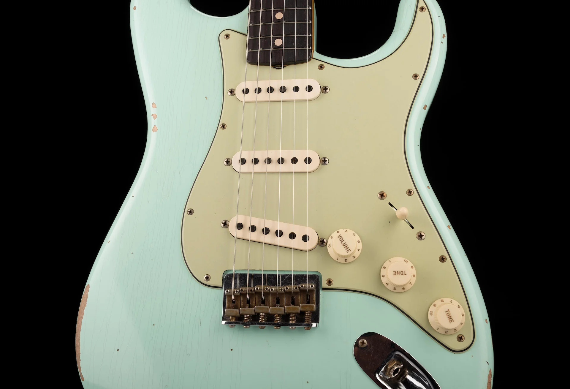 Pre Owned 2022 Fender Custom Shop ‘62 Stratocaster Relic Faded Surf Green - Image 4
