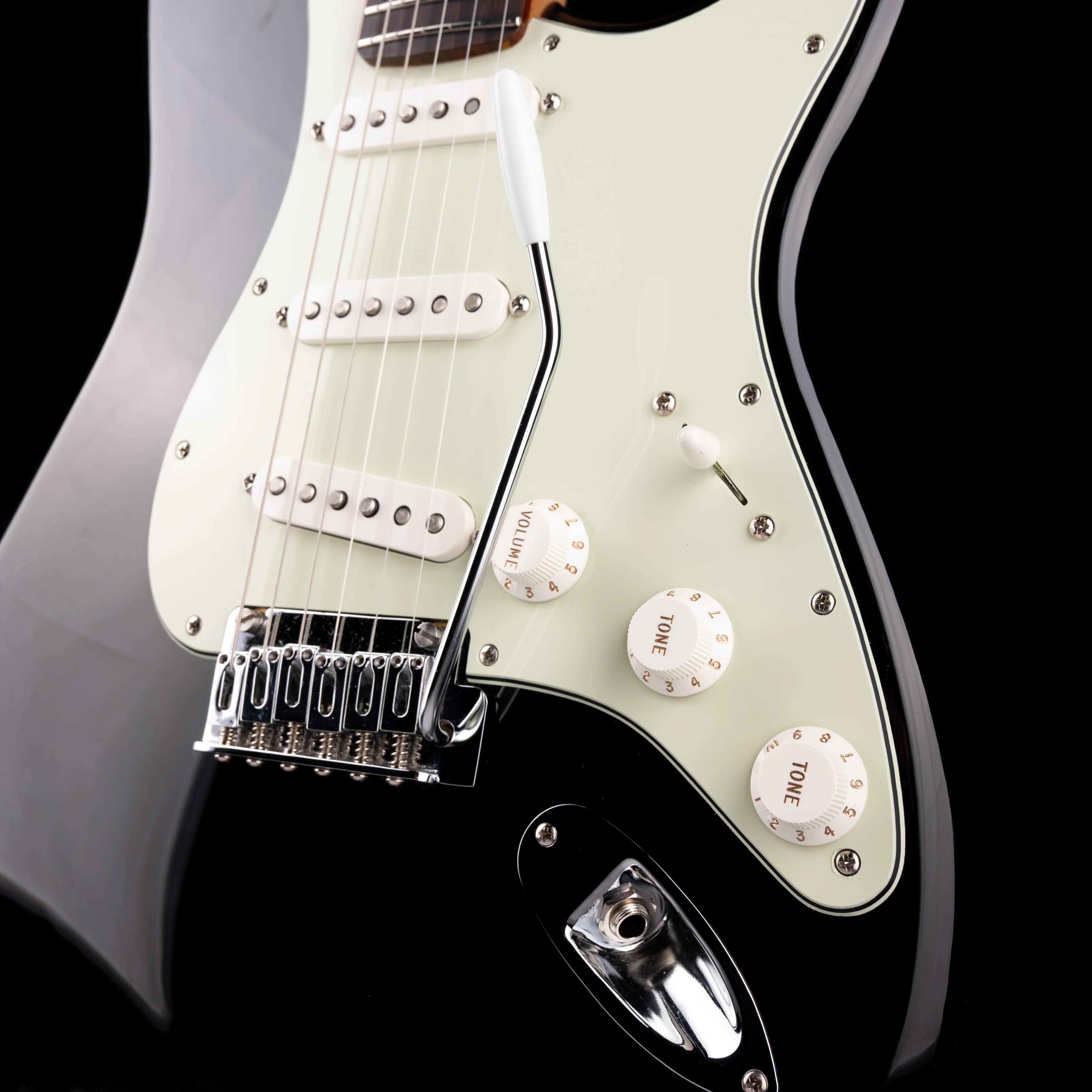 Pre Owned 2023 Fender Special Edition Player Stratocaster Roasted Maple Black With Gig Bag - Image 4
