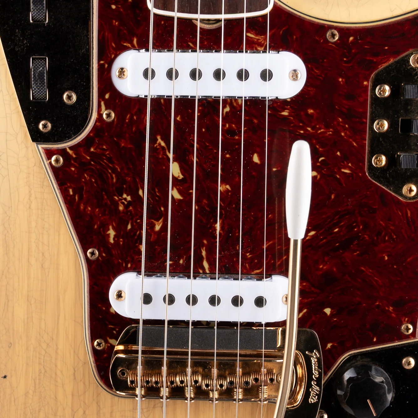 Pre Owned 2024 Fender Custom Shop 1966 Jaguar Journeyman Relic Aged Natural Blonde & OHSC - Image 4