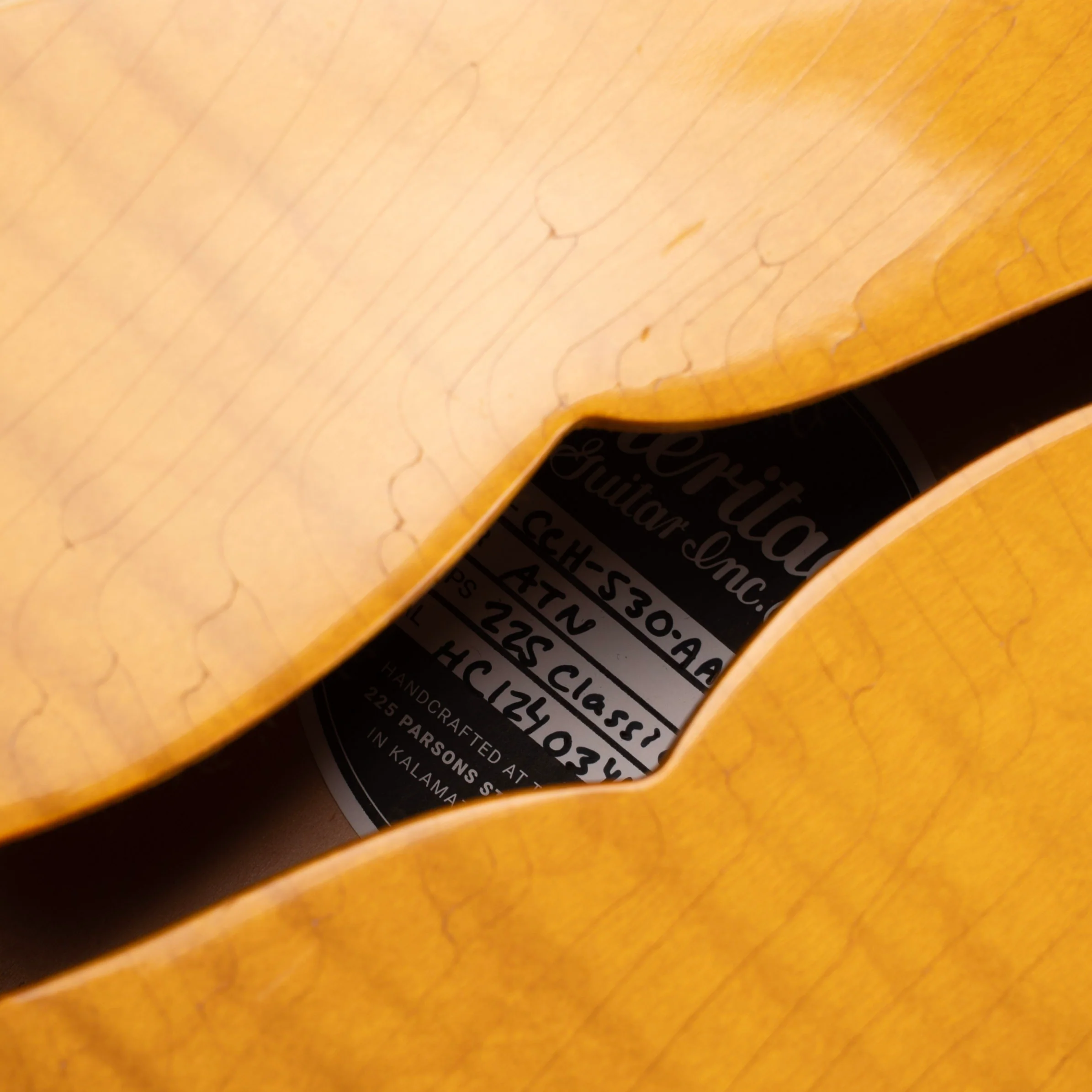 Pre-Owned 2025 Heritage Custom Shop Artisan Aged H-530 Antique Natural With OHSC - Image 5
