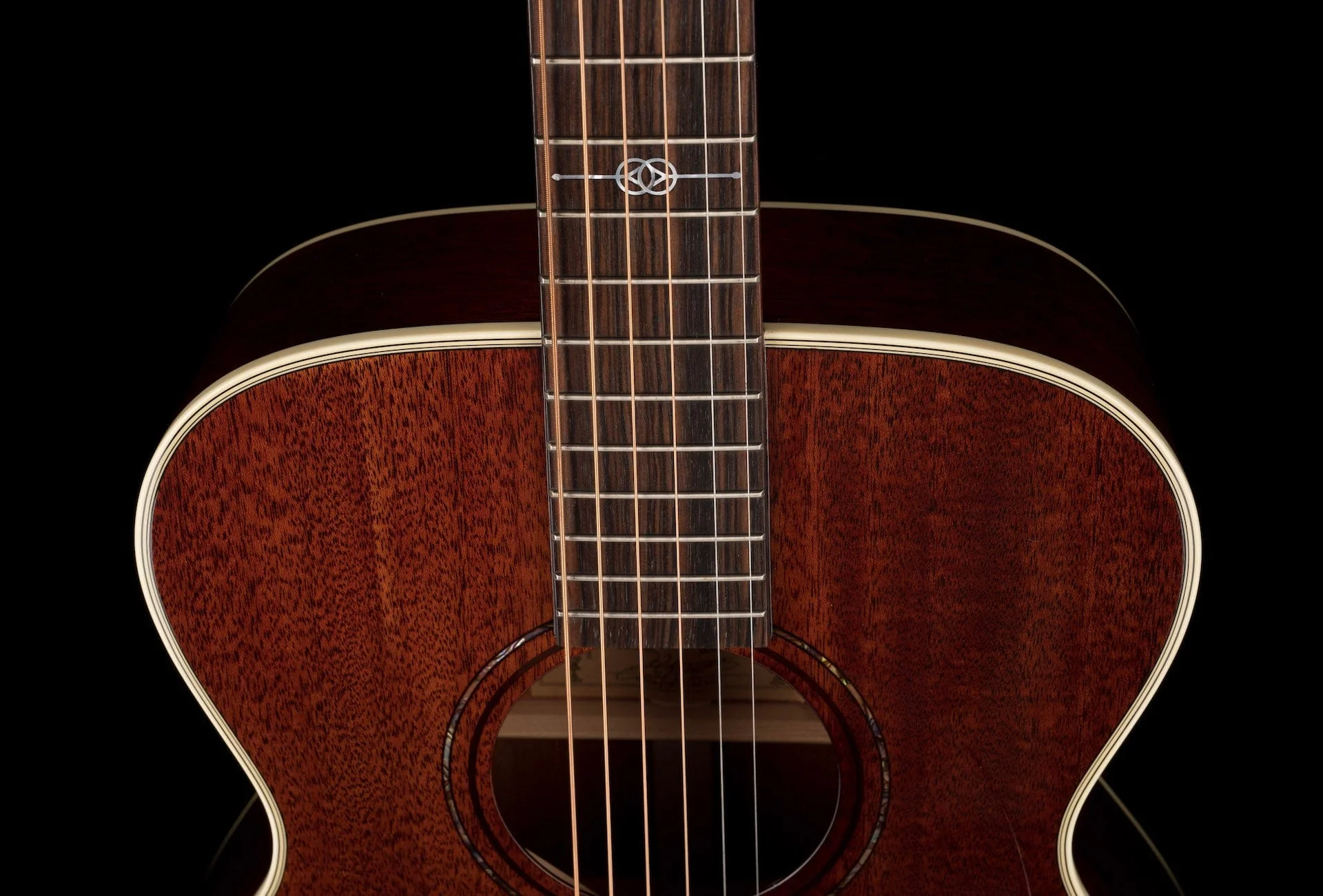 Pre Owned Alvarez Yairi FYM66HD OM Honduran Mahogany Acoustic Guitar With Case - Image 3