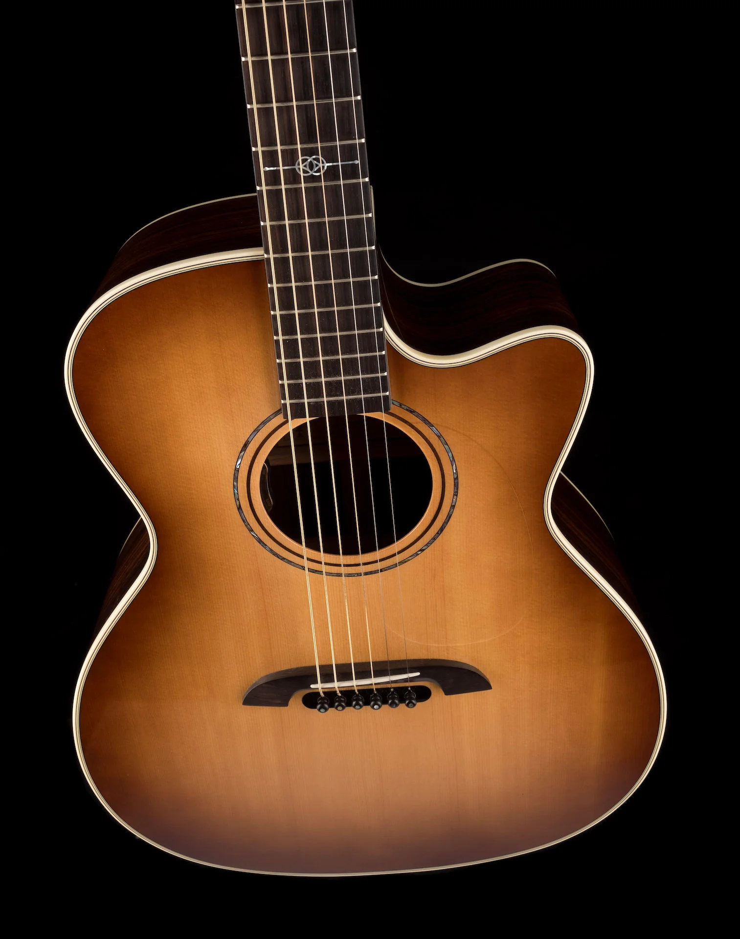 Pre Owned Alvarez Yairi Masterworks GYM70CESHB Acoustic Electric Shadow Burst With OHSC - Image 4