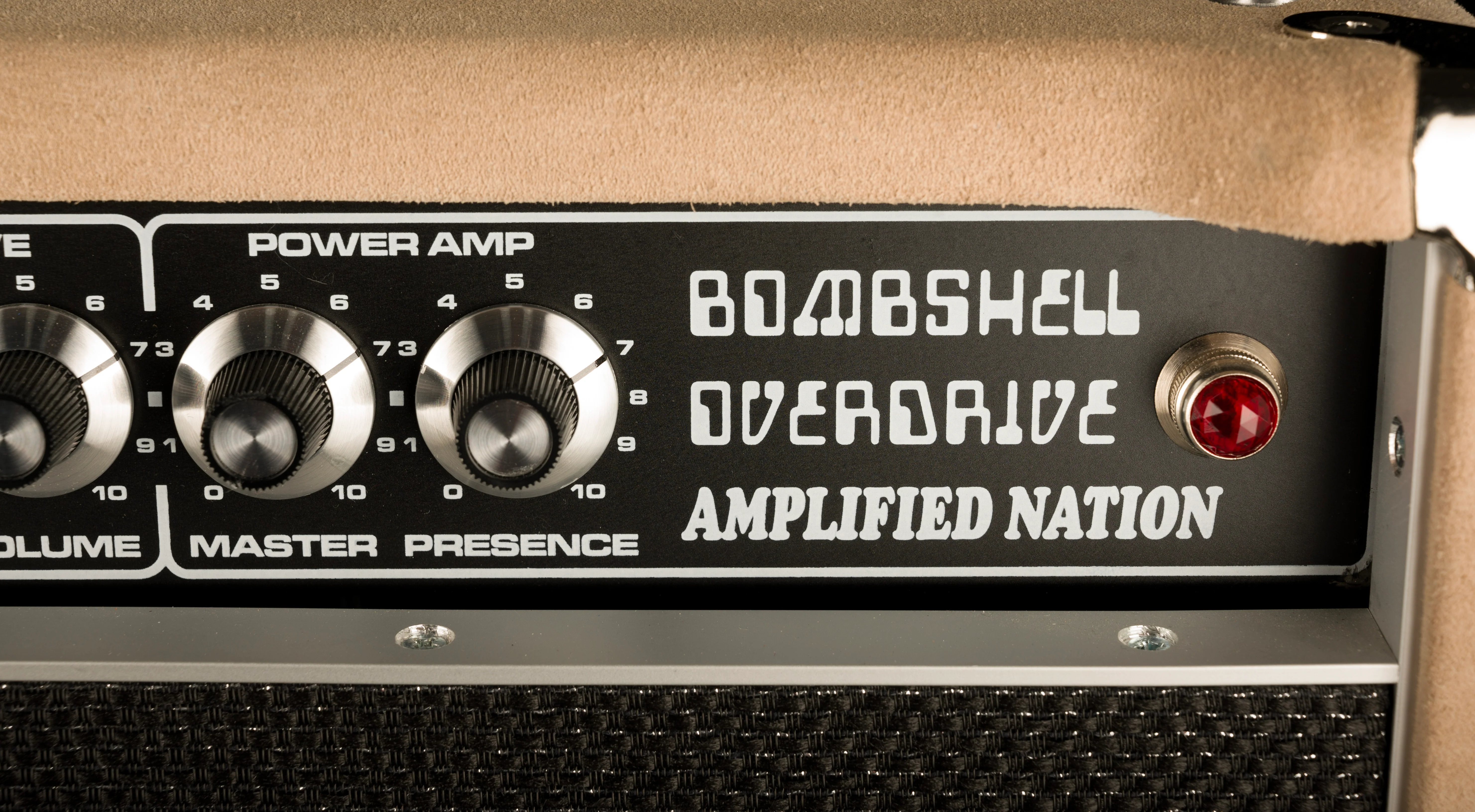 Pre Owned Amplified Nation The Bombshell Overdrive 100-Watt Head With 1x12" Ivory Suede Cabinet Guitar Amp - Ben Harper - Image 7