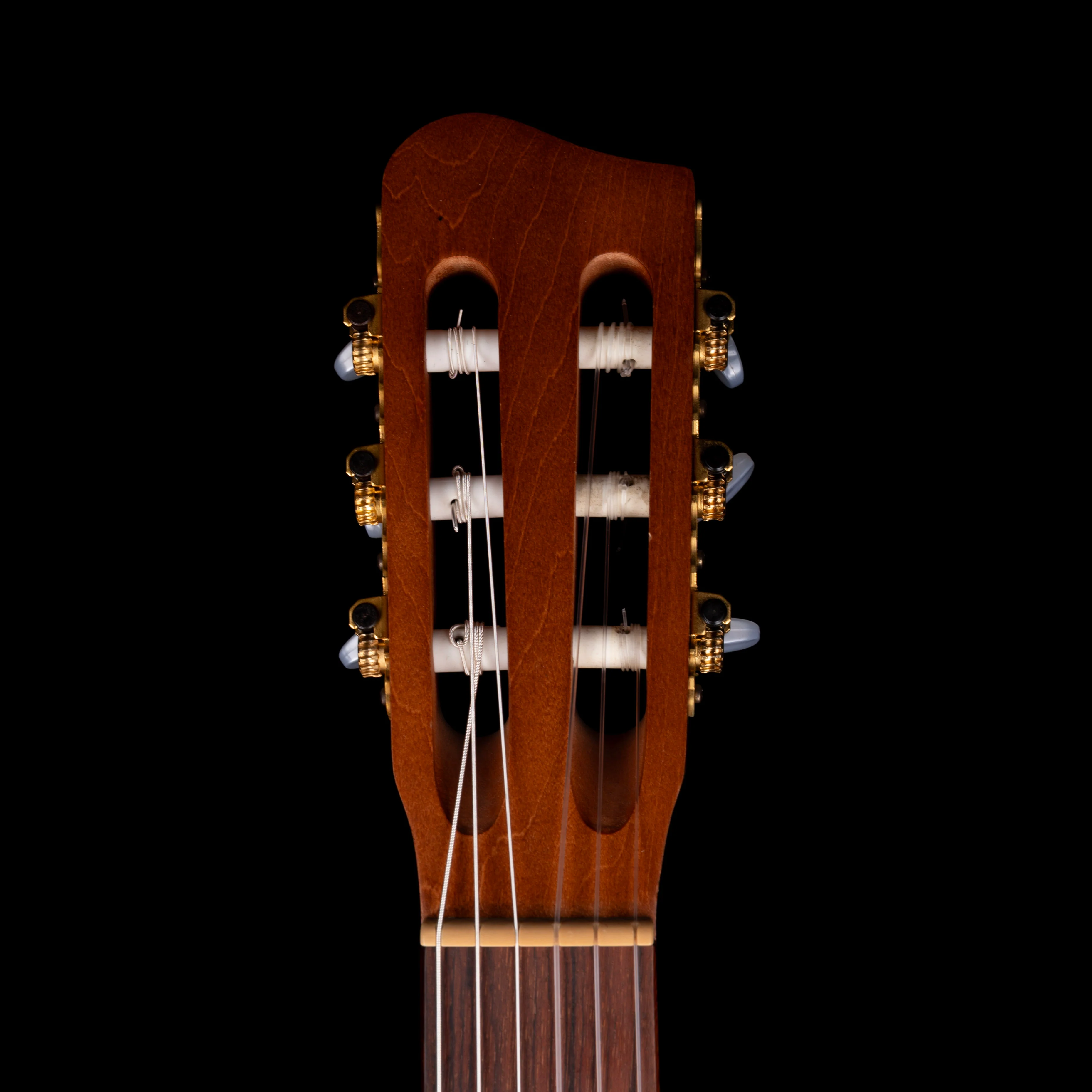 Pre Owned Art and Lutherie AMI Nylon String Parlor Guitar Natural With Gig Bag - Image 11