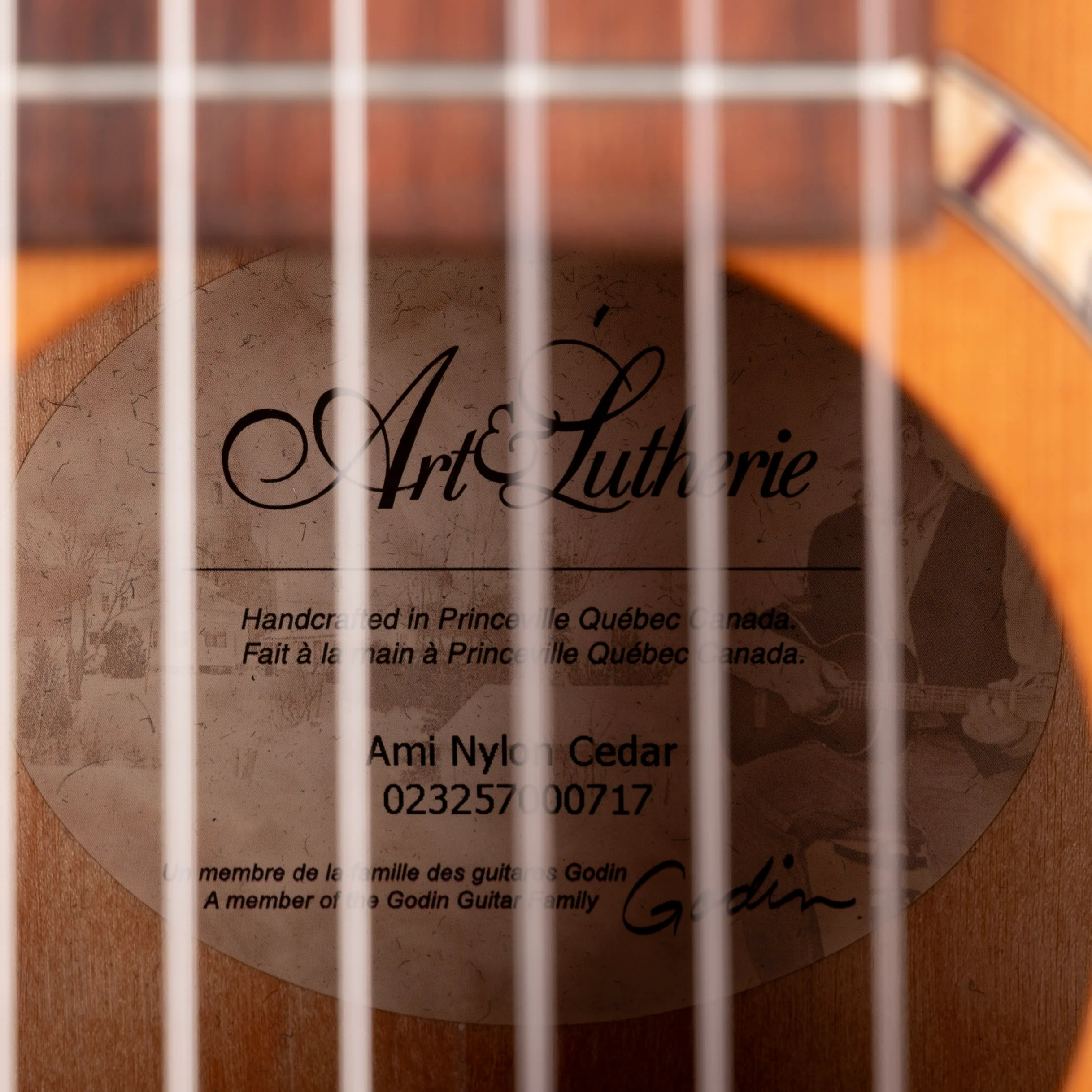 Pre Owned Art and Lutherie AMI Nylon String Parlor Guitar Natural With Gig Bag - Image 6
