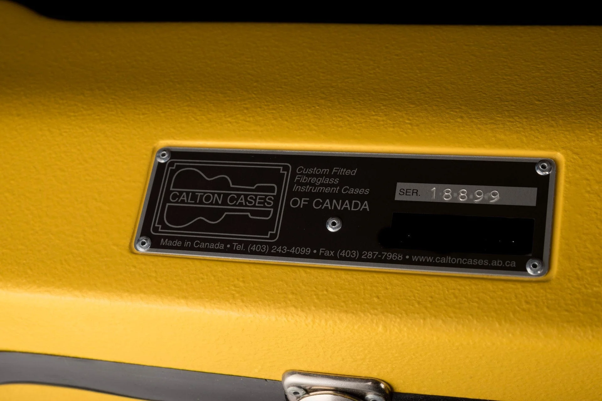 Pre-Owned Calton Case Acoustic Yellow - Image 3